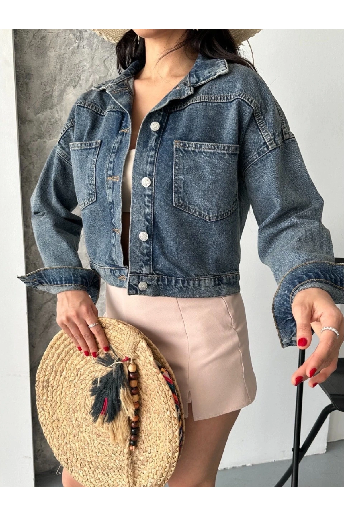 Çift cepli kol katlamalı kar yıkama crop kot ceket kahve tint d2000