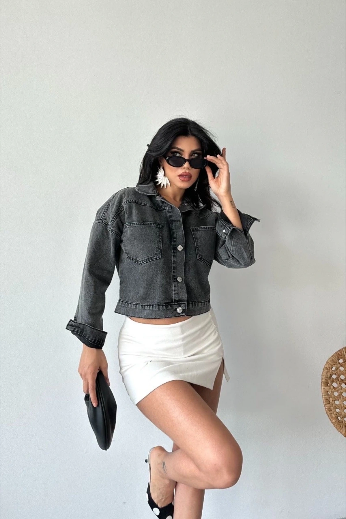 Çift cepli kol katlamalı süper taş enzim yıkama crop kot ceket füme d2000