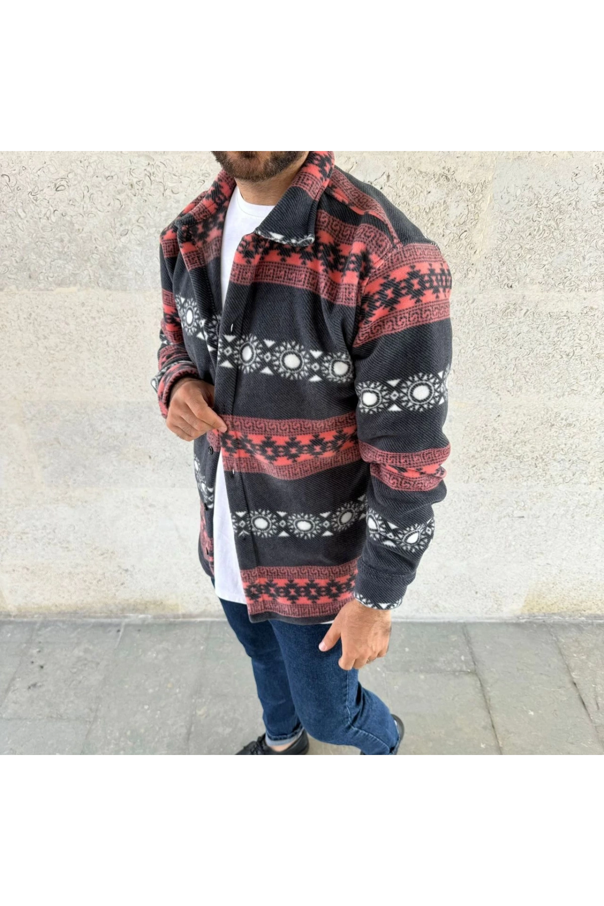 Erkek Desenli Polar Gömlek – Etnik Şerit Desen Yakalı, Uzun Kollu, Düğmeli, Oversize Rahat Kalıp - Füme
