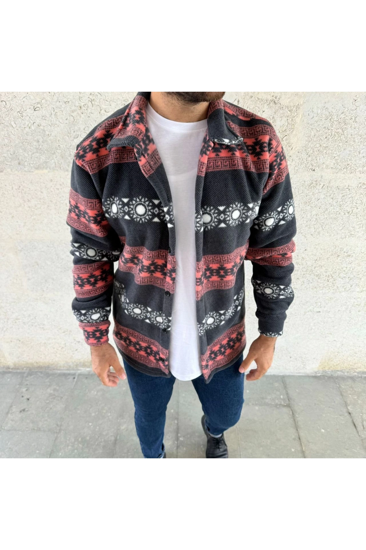 Erkek Desenli Polar Gömlek – Etnik Şerit Desen Yakalı, Uzun Kollu, Düğmeli, Oversize Rahat Kalıp - Füme