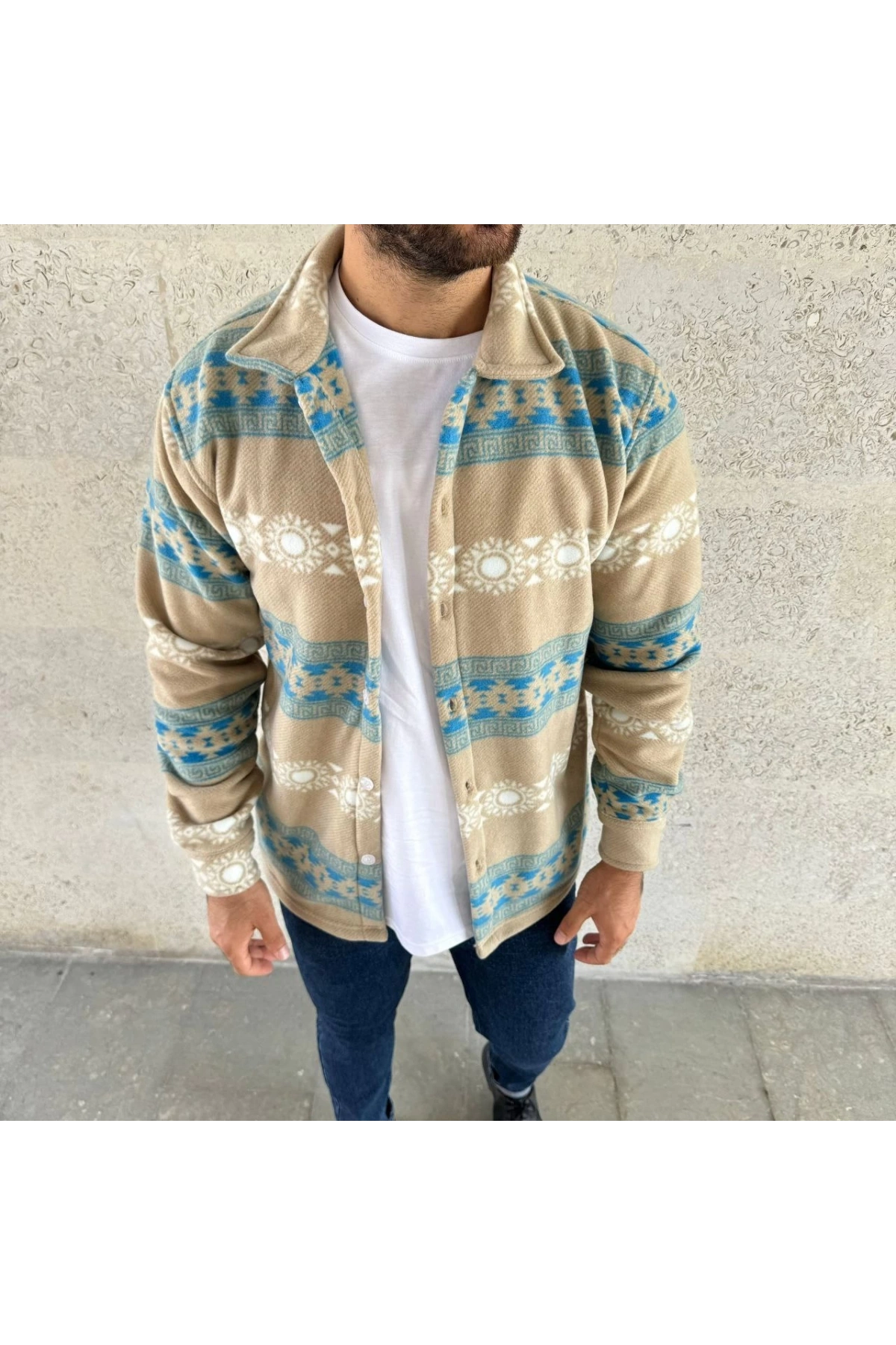 Erkek Desenli Polar Gömlek – Etnik Şerit Desen Yakalı, Uzun Kollu, Düğmeli, Oversize Rahat Kalıp - Sarı