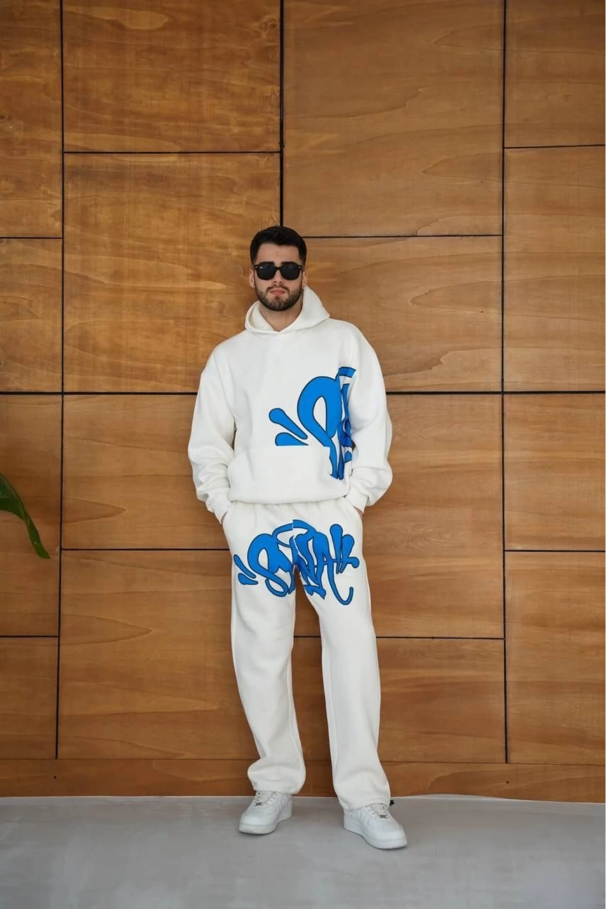 Erkek Kapüşonlu Eşofman Takım Graffiti Baskılı  Oversize Rahat Kalıp, Kanguru Cepli, Streetwear Tarzında Premium Ürün 3 iplik Pamuklu - Beyaz