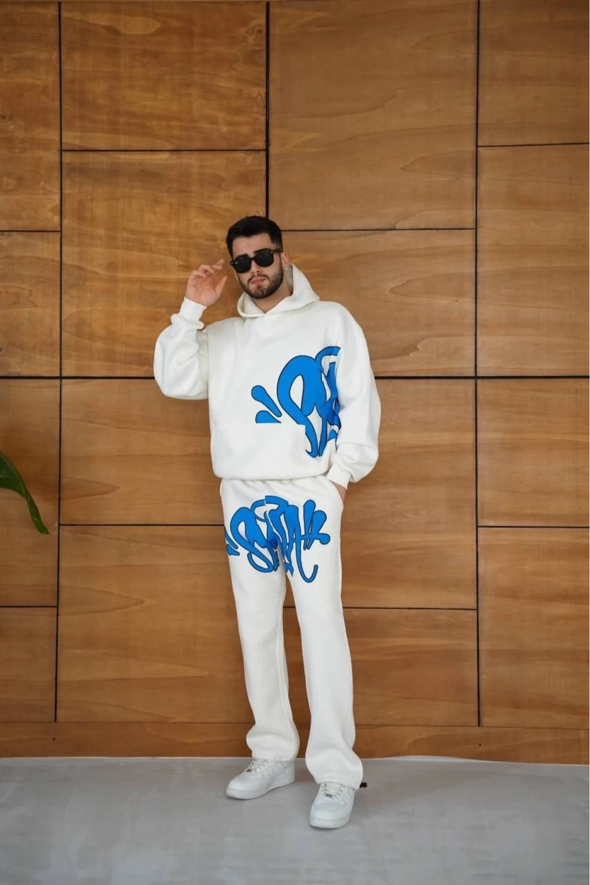 Erkek Kapüşonlu Eşofman Takım Graffiti Baskılı  Oversize Rahat Kalıp, Kanguru Cepli, Streetwear Tarzında Premium Ürün 3 iplik Pamuklu - Beyaz