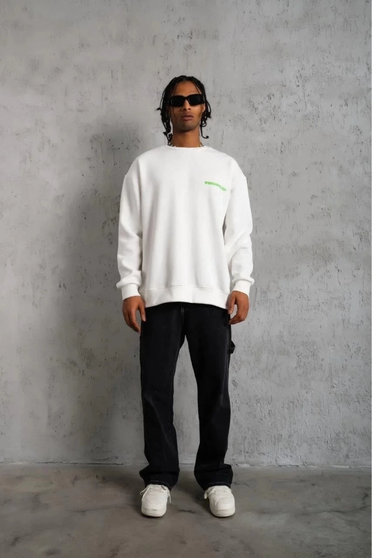 Erkek Oversize Sweatshirt – Beyaz Renk | Ön ve Sırt Baskılı, Üç İplik İçi Pamuklu Kumaş, Rahat Kalıp, Ribanalı Kışlık Sweat | Winagain Polizei Serisi - Beyaz