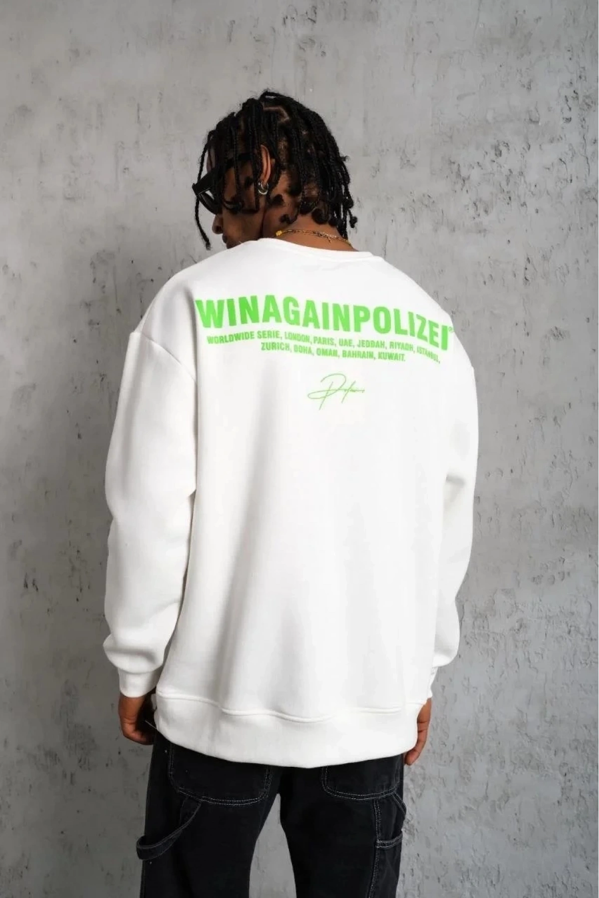Erkek Oversize Sweatshirt – Beyaz Renk | Ön ve Sırt Baskılı, Üç İplik İçi Pamuklu Kumaş, Rahat Kalıp, Ribanalı Kışlık Sweat | Winagain Polizei Serisi - Beyaz