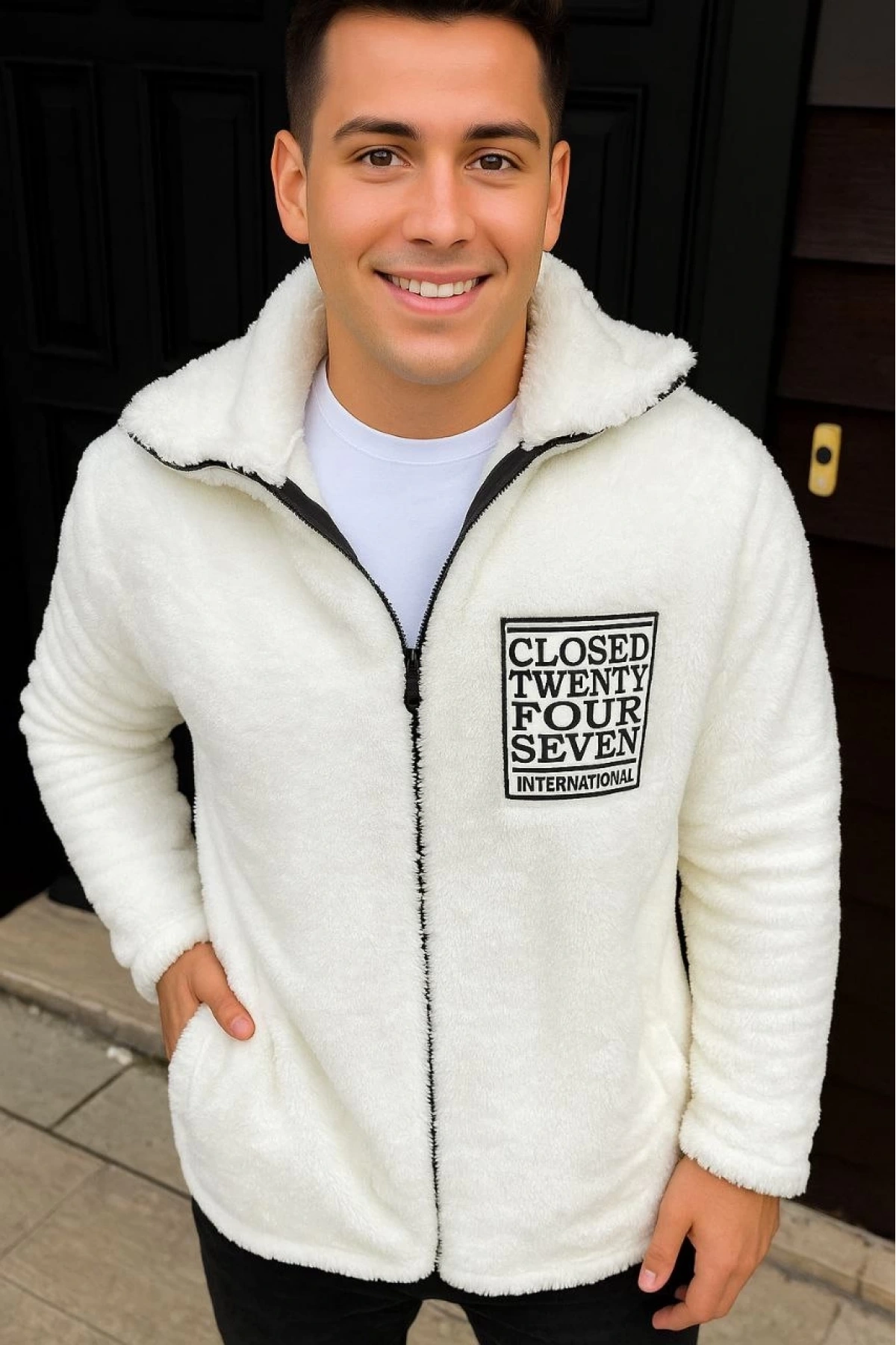 Erkek Polar Fermuarlı Sweatshirt – Kapüşonsuz, Cepli, Yumuşak Dokulu, Oversize Rahat Kalıp, Kışlık Sıcak Tutan Fermuarlı Üst - Beyaz