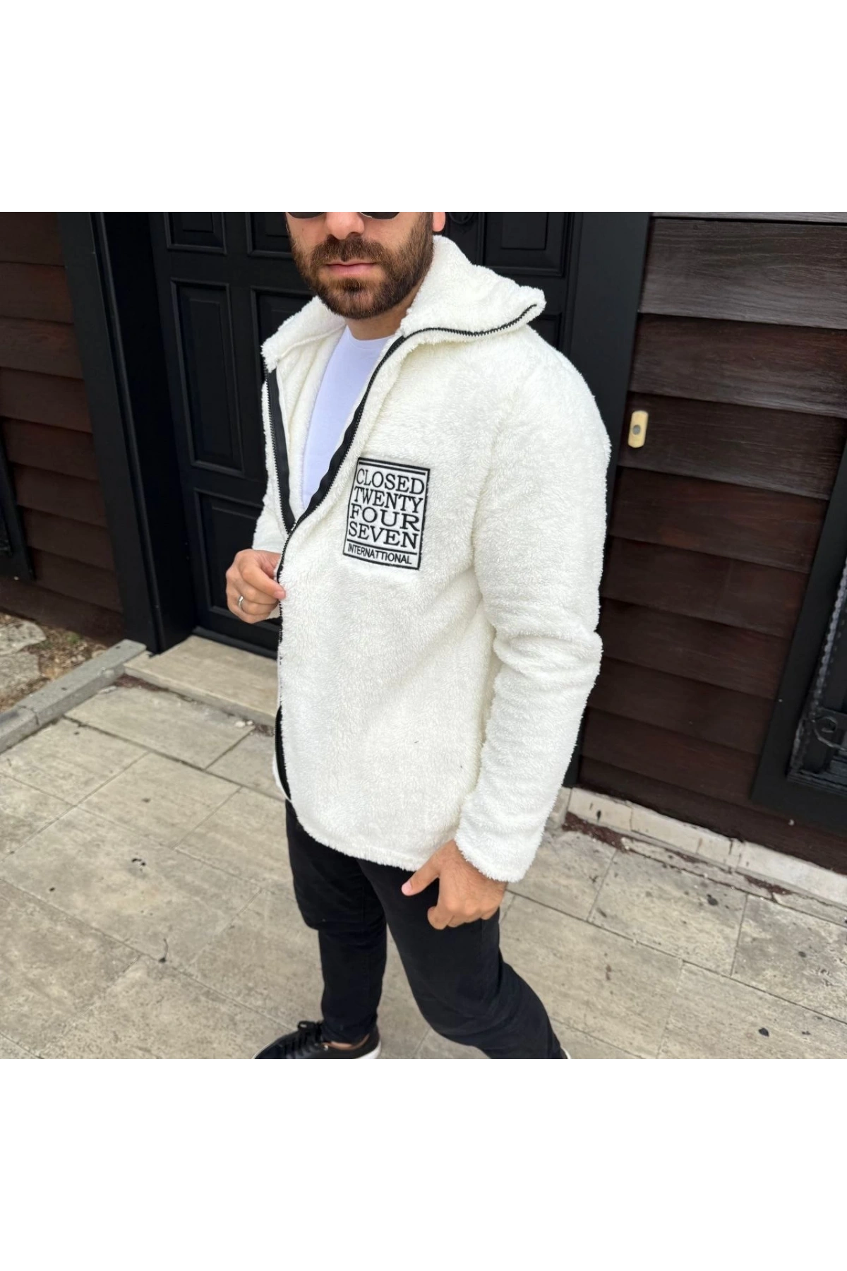 Erkek Polar Fermuarlı Sweatshirt – Kapüşonsuz, Cepli, Yumuşak Dokulu, Oversize Rahat Kalıp, Kışlık Sıcak Tutan Fermuarlı Üst - Beyaz