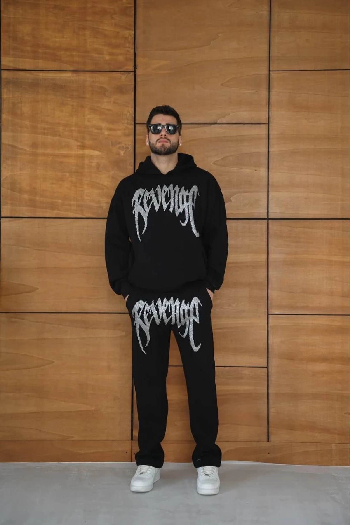 Erkek Premium Taş Baskılı Eşofman Takım Revenge Model (Siyah) Kapüşonlu Üst + Taşlı Baskılı Alt Modern Streetwear Tarzı Oversize Rahat Kalıp 3 iplik Pamuklu - Siyah