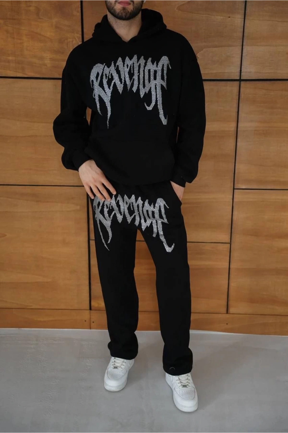 Erkek Premium Taş Baskılı Eşofman Takım Revenge Model (Siyah) Kapüşonlu Üst + Taşlı Baskılı Alt Modern Streetwear Tarzı Oversize Rahat Kalıp 3 iplik Pamuklu - Siyah
