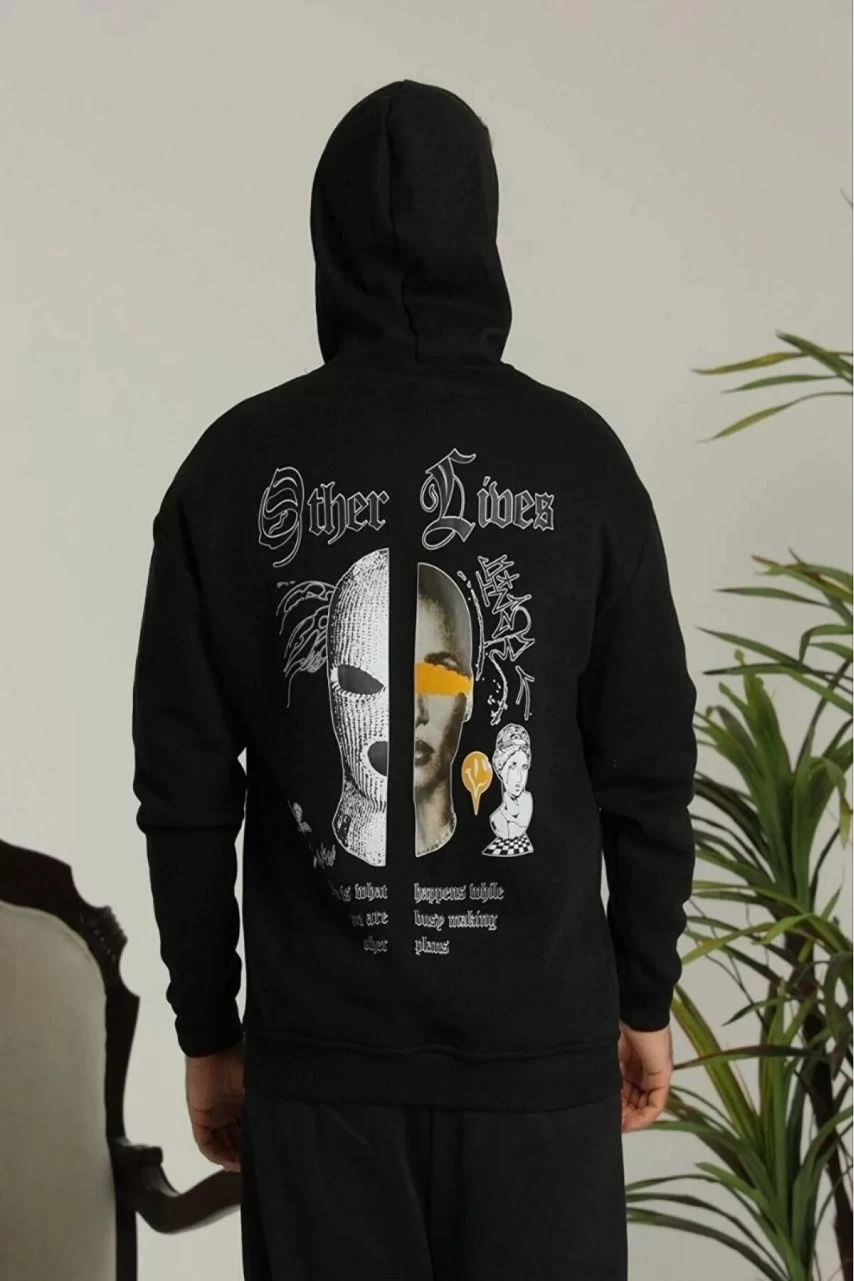 Erkek Kapşonlu Sweatshirt – Oversize Üç İplik Şardonlu Hoodie, “Other Lives” Ön & Arka Baskılı, Kanguru Cepli, Kışlık Rahat Günlük Stil - Siyah