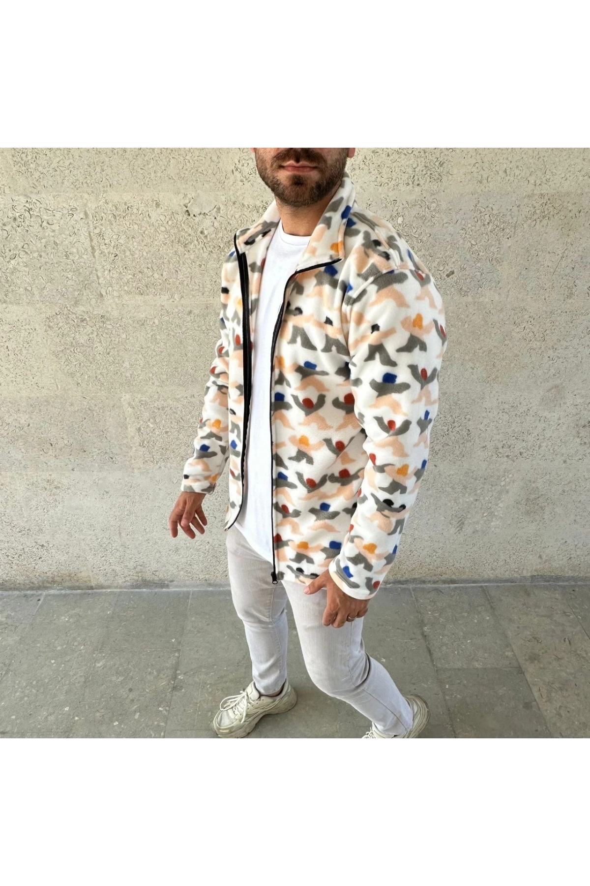 Erkek Tam Fermuarlı Desenli Polar Sweat – Siyah Multicolor Figür Desen Yakalı, Uzun Kollu, Oversize Rahat Kalıp- Beyaz