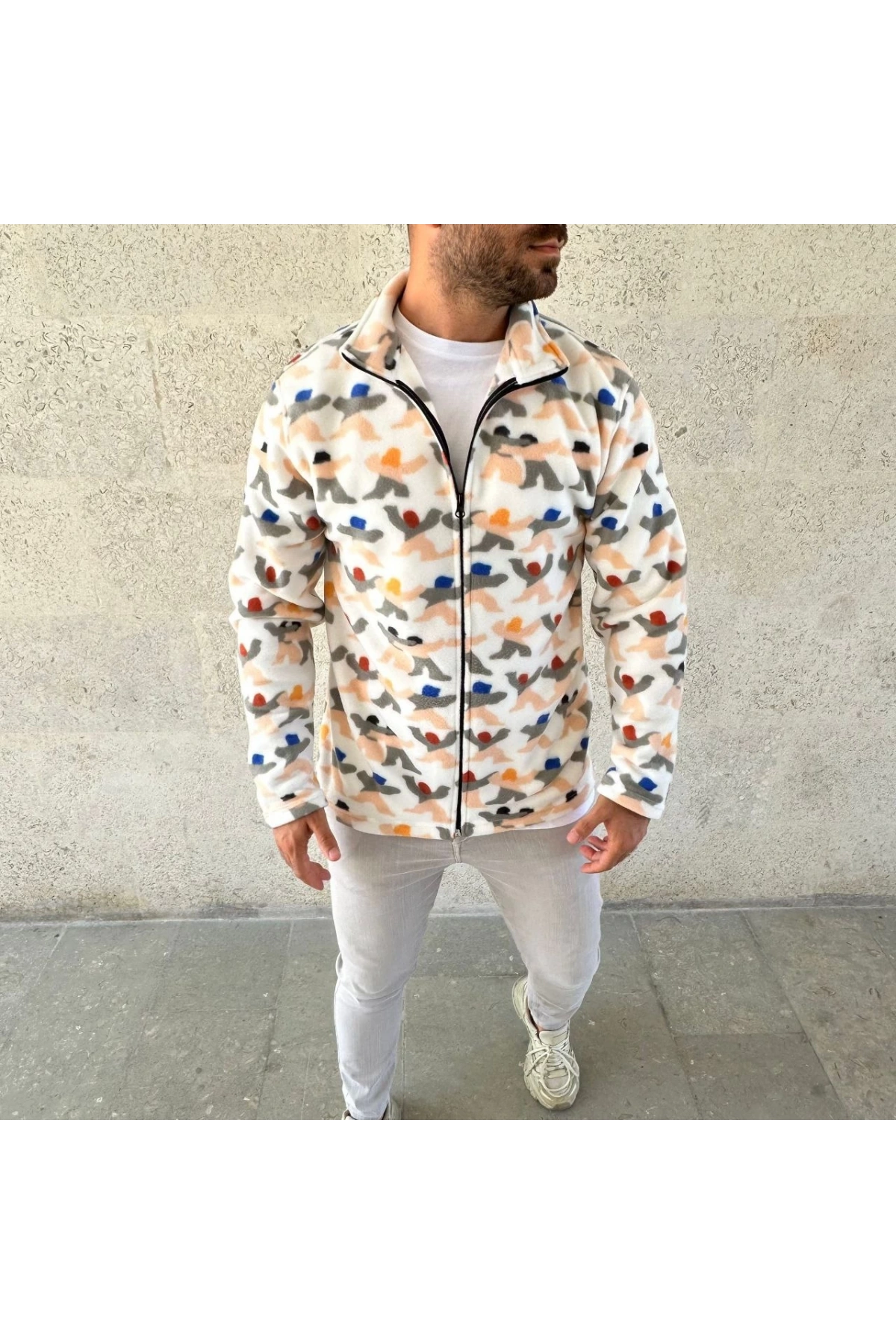Erkek Tam Fermuarlı Desenli Polar Sweat – Siyah Multicolor Figür Desen Yakalı, Uzun Kollu, Oversize Rahat Kalıp- Beyaz
