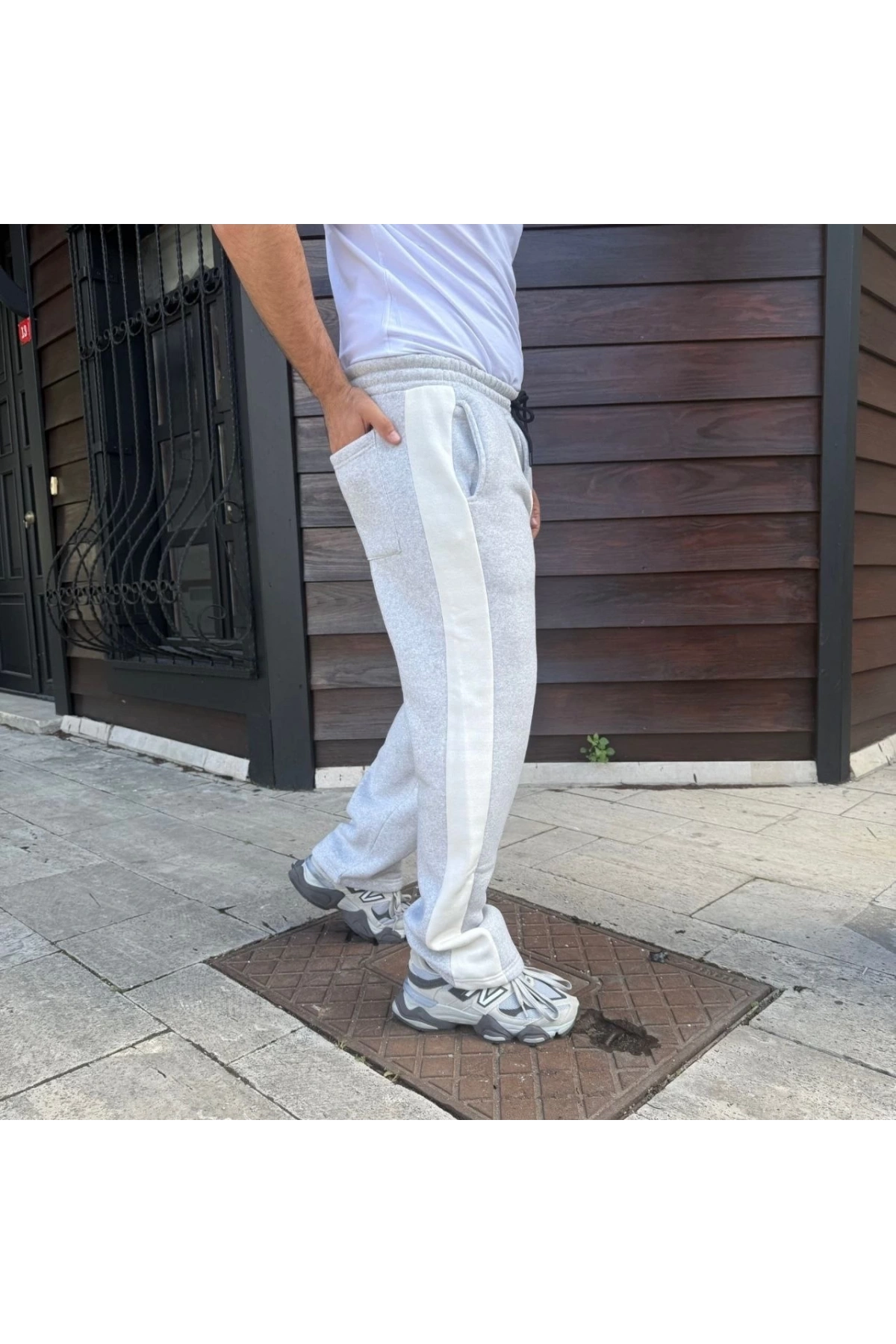 Erkek Üç İplik Kışlık Pamuklu Yandan Garneli Kalın Bej Şeritli Cepli Eşofman Altı - Gri