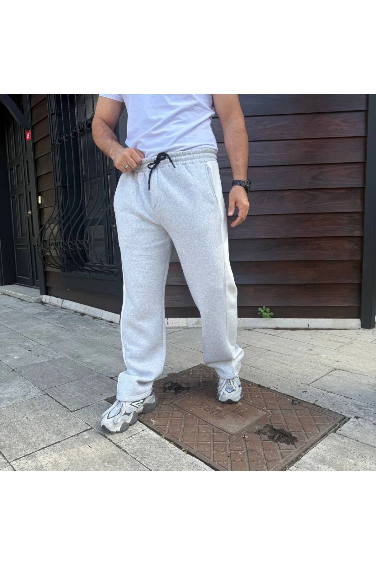 Erkek Üç İplik Kışlık Pamuklu Yandan Garneli Kalın Bej Şeritli Cepli Eşofman Altı - Gri