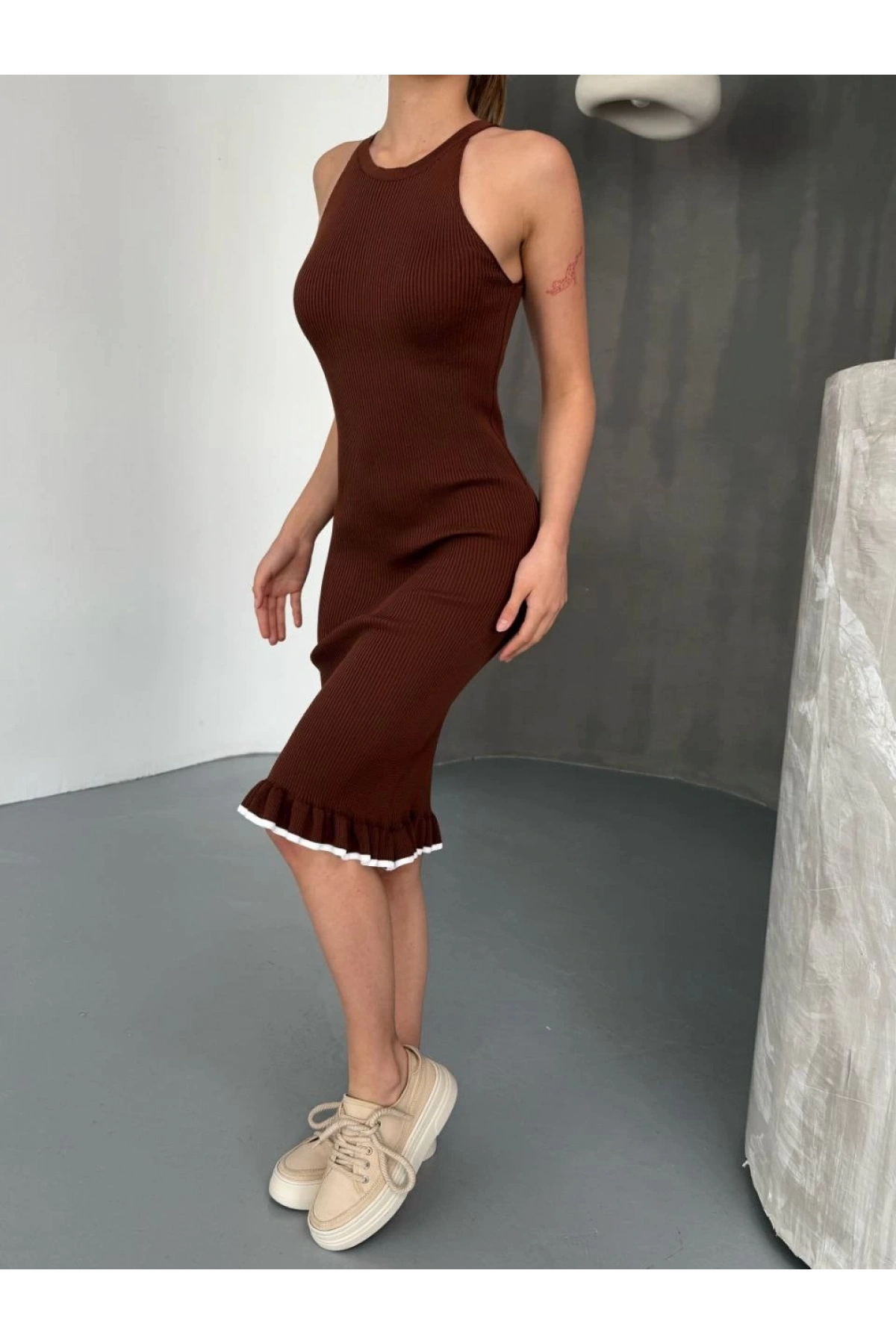 Fırfır Detaylı Triko Elbise- Kahverengi