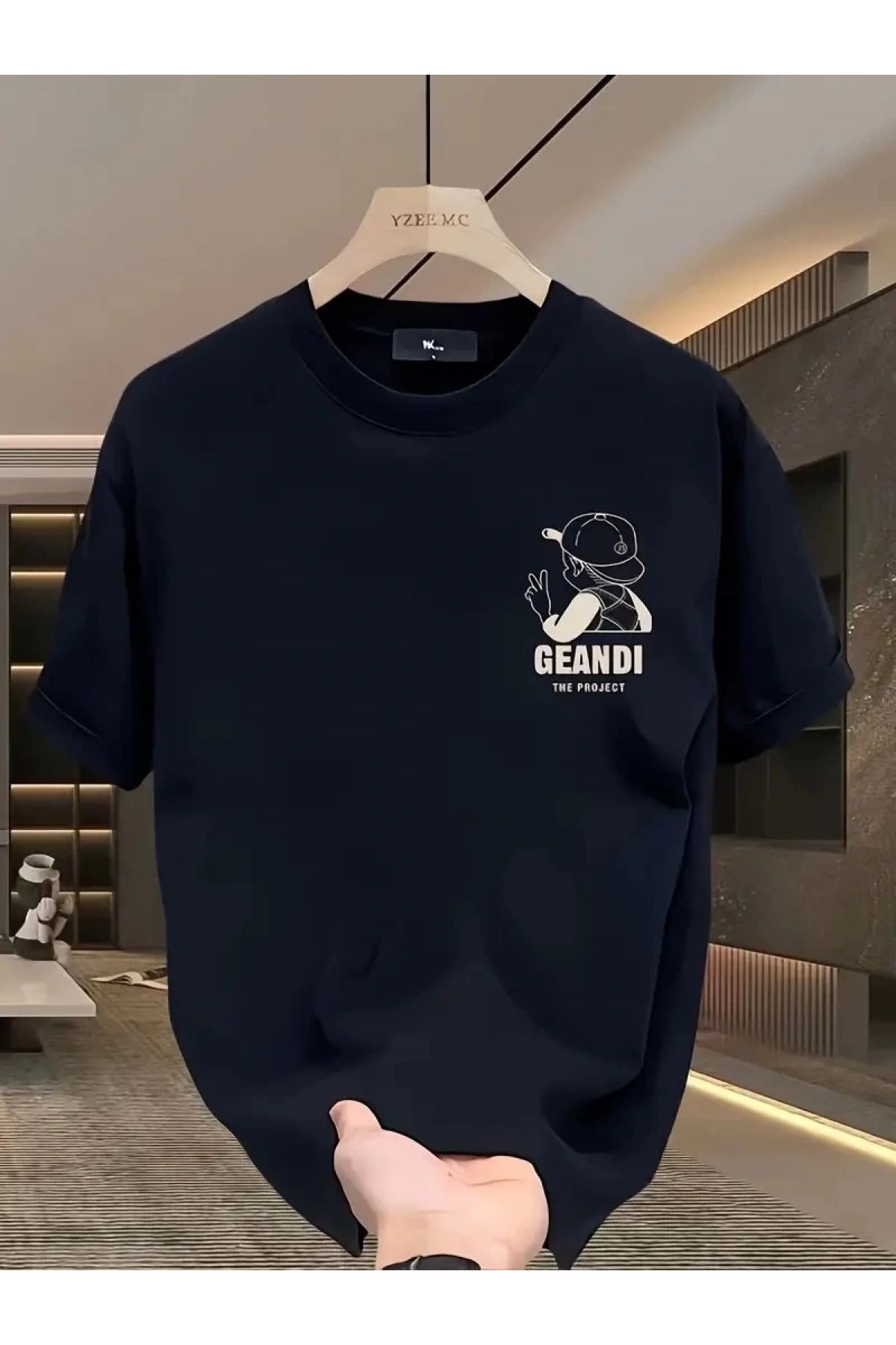 Geniş Kesim Pamuklu Tişört - GANDHI The Project Baskılı, Siyah, Rahat Kesim, Kısa Kollu, Günlük Kıyafet, Her Gün Giyilebilecek Tişört- Siyah