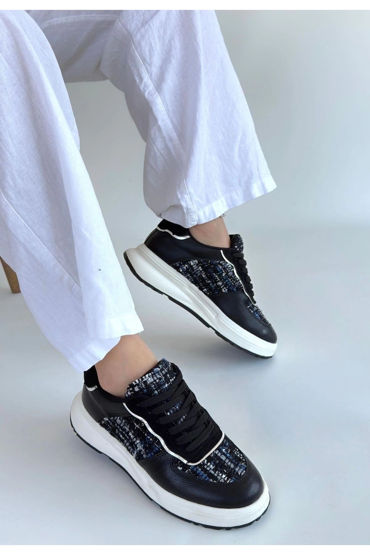 Hawer Siyah Cilt Bağcıklı Spor Ayakkabı