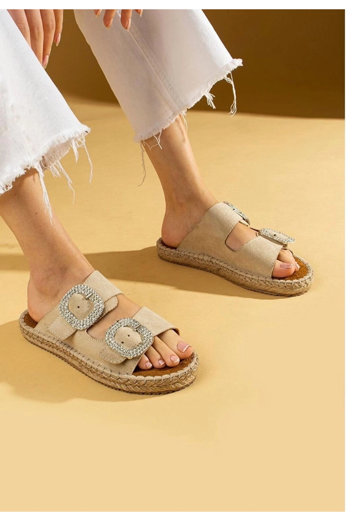 Hertas Bej Nubuk Tokalı Terlik