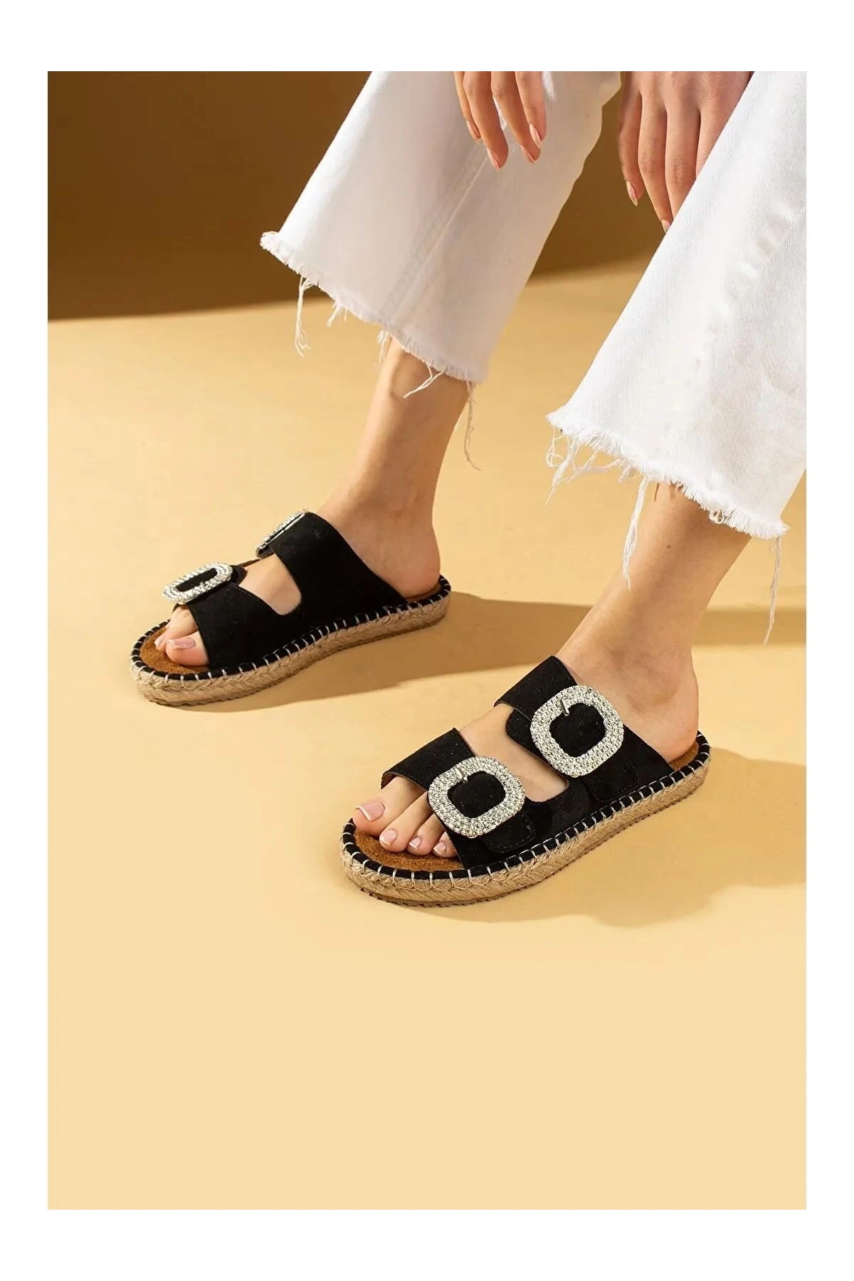 Hertas Siyah Nubuk Tokalı Terlik