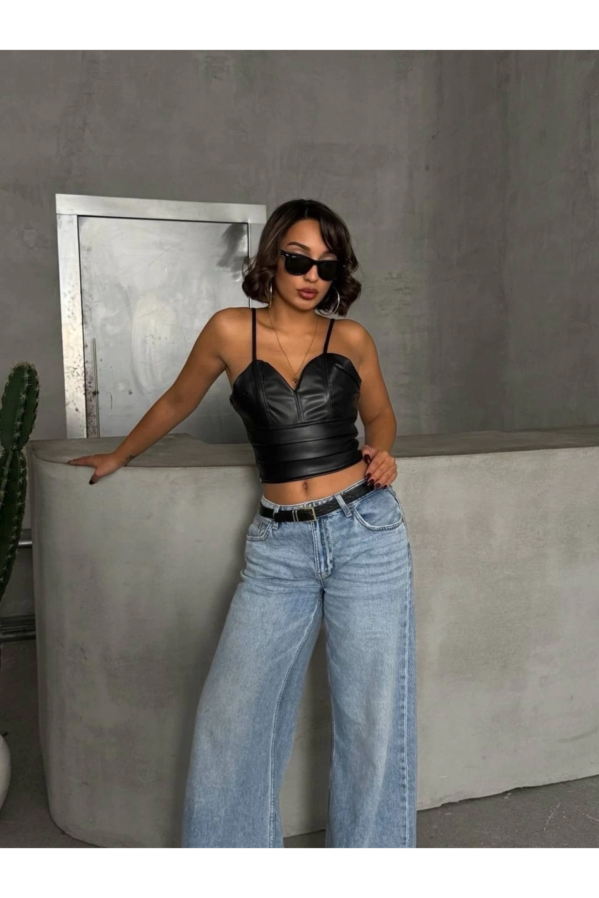 İp askılı yandan fermuarlı rastale deri crop siyah s24113