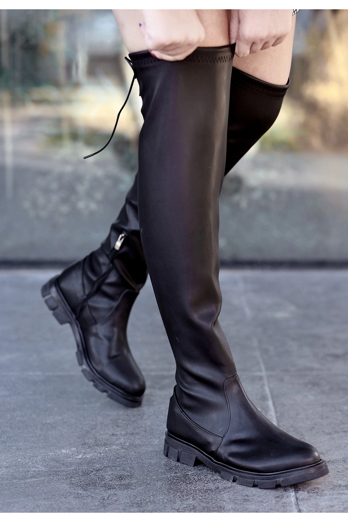 Iyan Siyah Cilt Çorap Çizme
