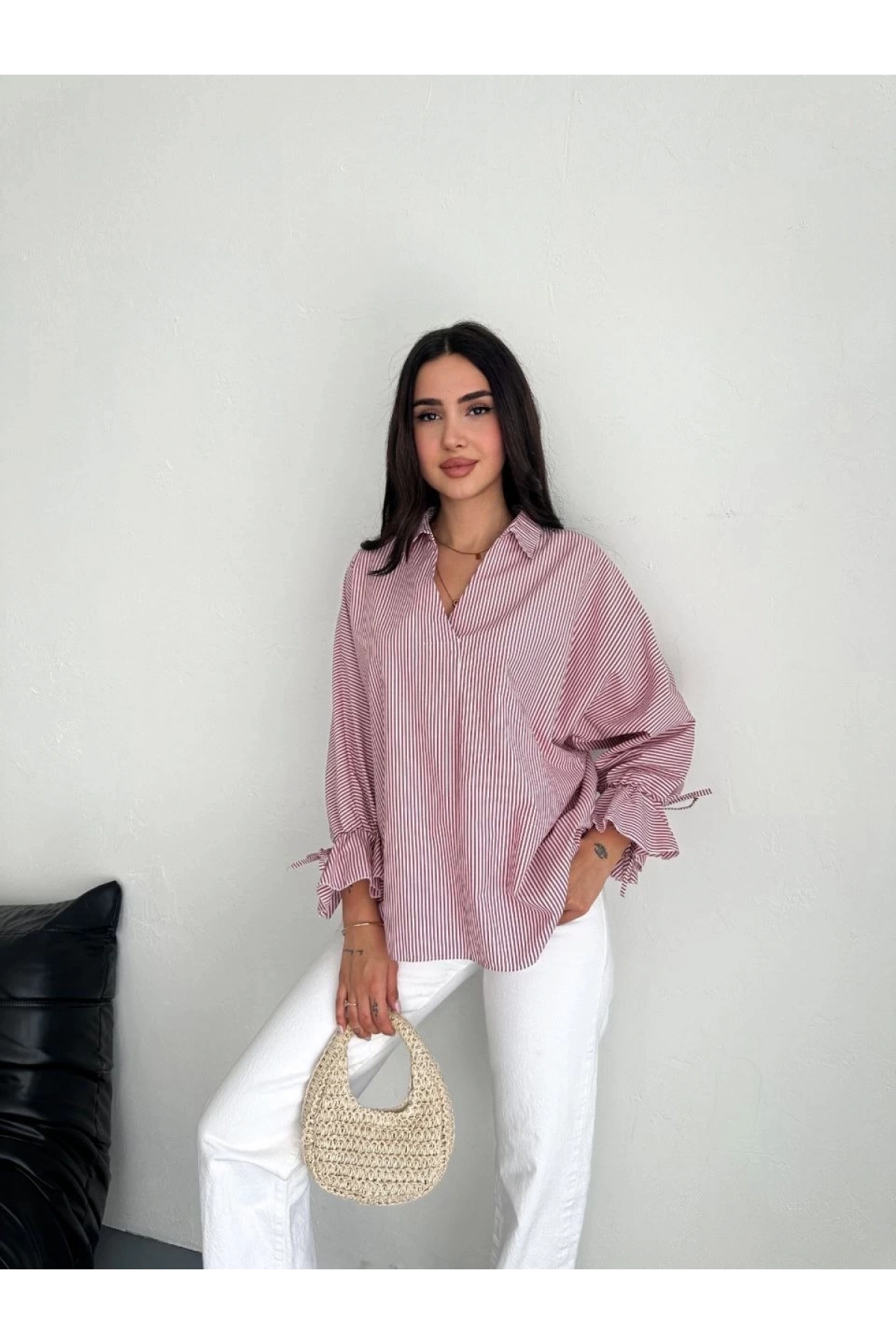 Kadın Arkası Asimetrik Yırtmaç Kesim Detaylı Cizgili Bluz Gömlek - Bordo