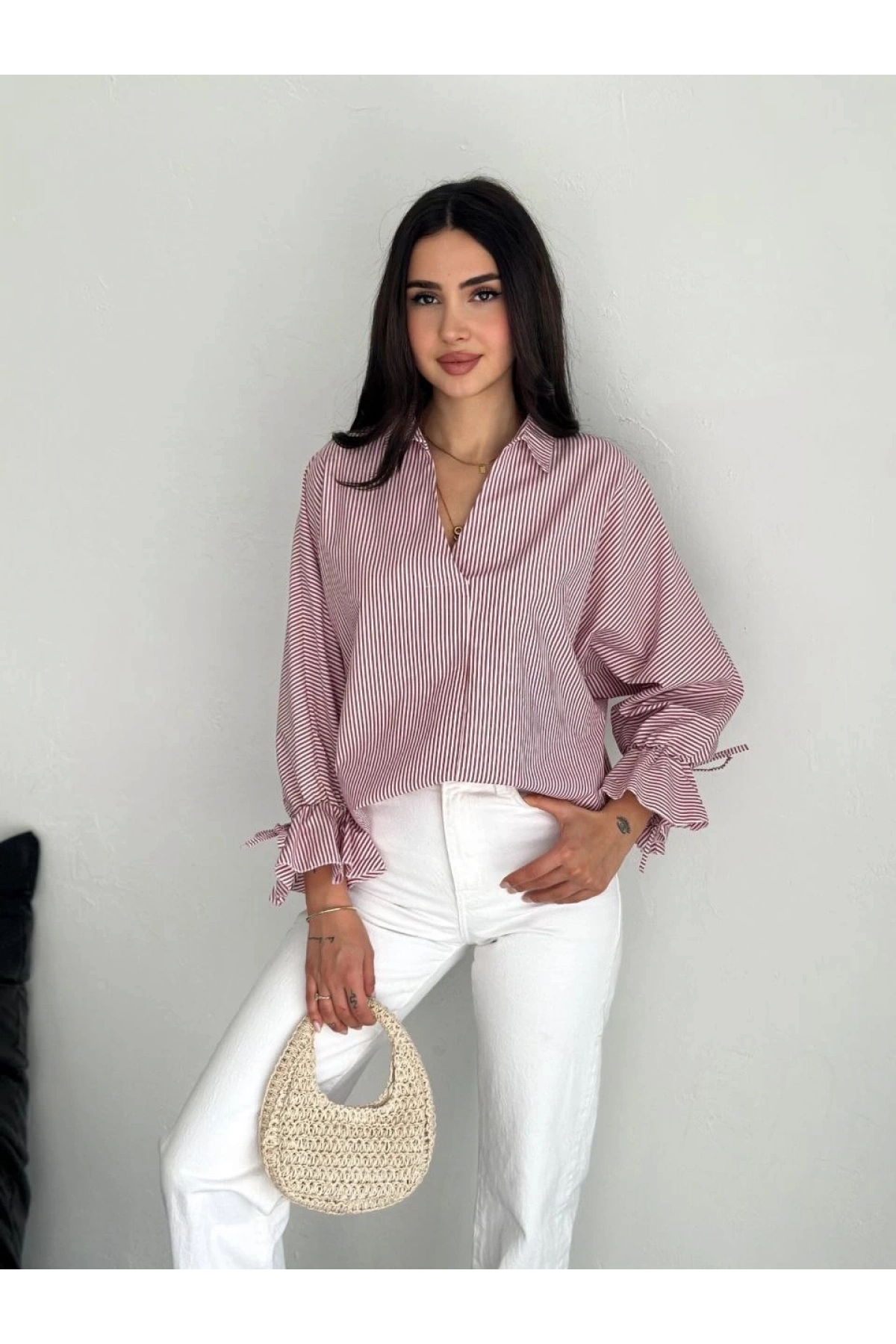 Kadın Arkası Asimetrik Yırtmaç Kesim Detaylı Cizgili Bluz Gömlek - Bordo