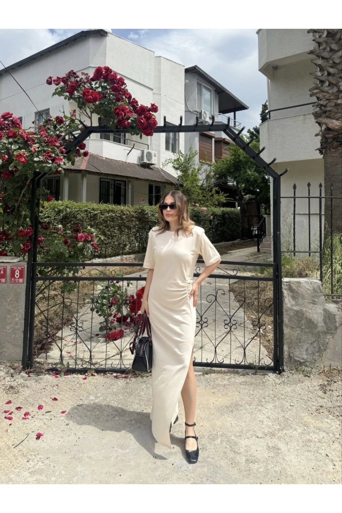 Kadın Kısa Kollu Uzun Yandan Yırtmaçlı Elbise - Bej