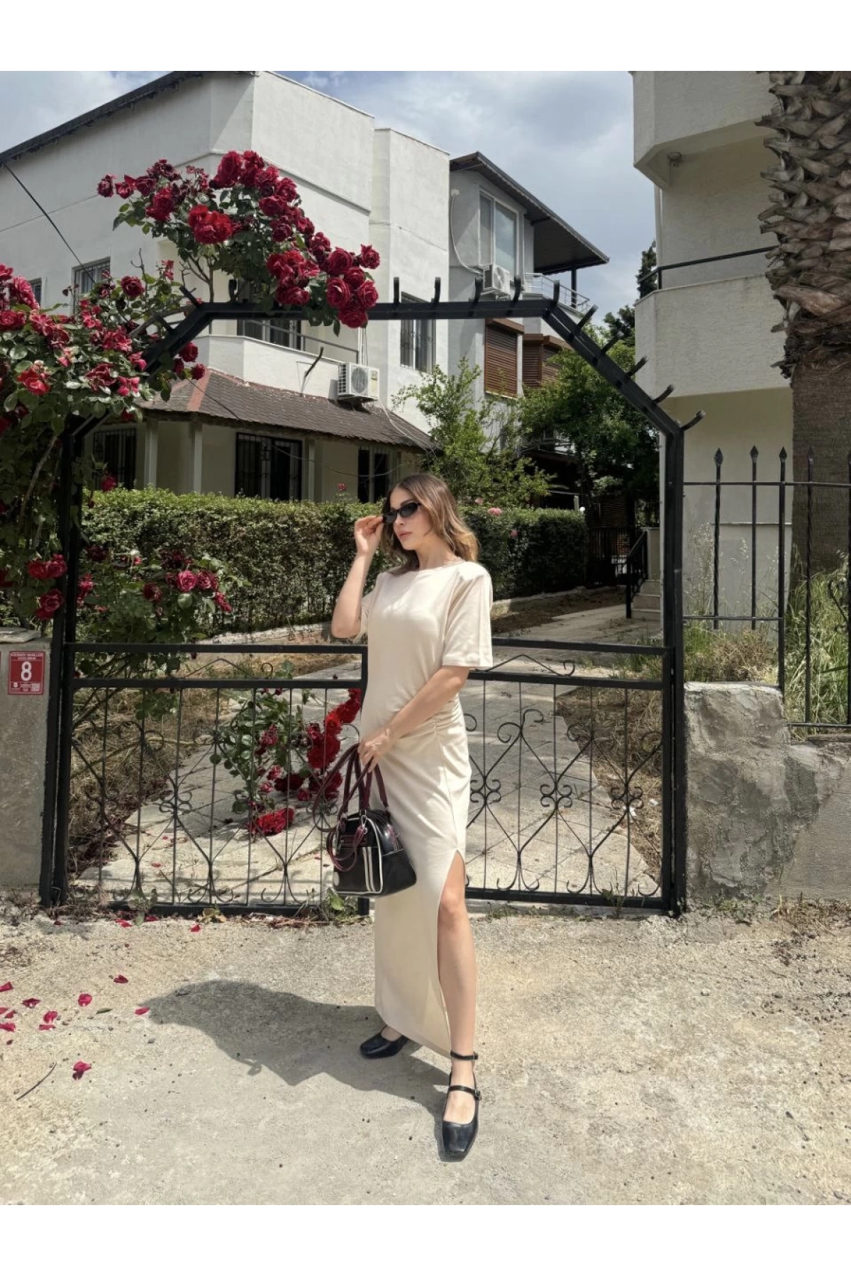 Kadın Kısa Kollu Uzun Yandan Yırtmaçlı Elbise - Bej