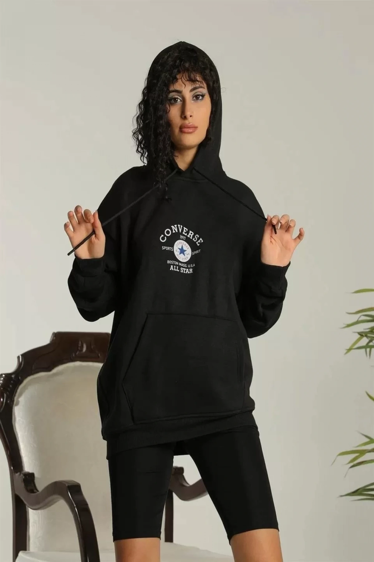 Kadın Kapşonlu Sweatshirt – Oversize Üç İplik Şardonlu Hoodie, “Other Lives” Ön & Arka Baskılı, Kanguru Cepli, Kışlık Rahat Günlük Stil - Siyah