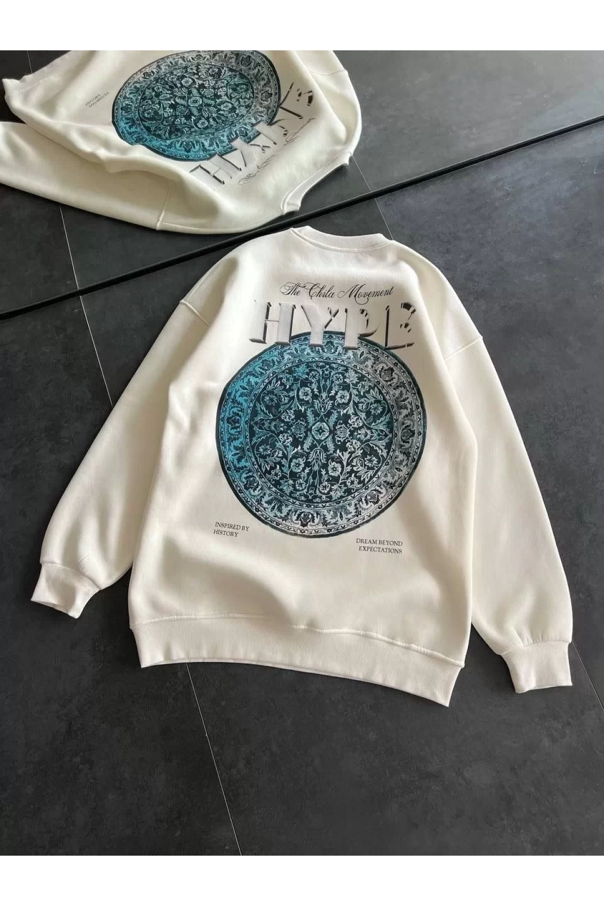 Kadın Üç İplik Bisiklet Yaka Baskılı SweatShirt - Beyaz