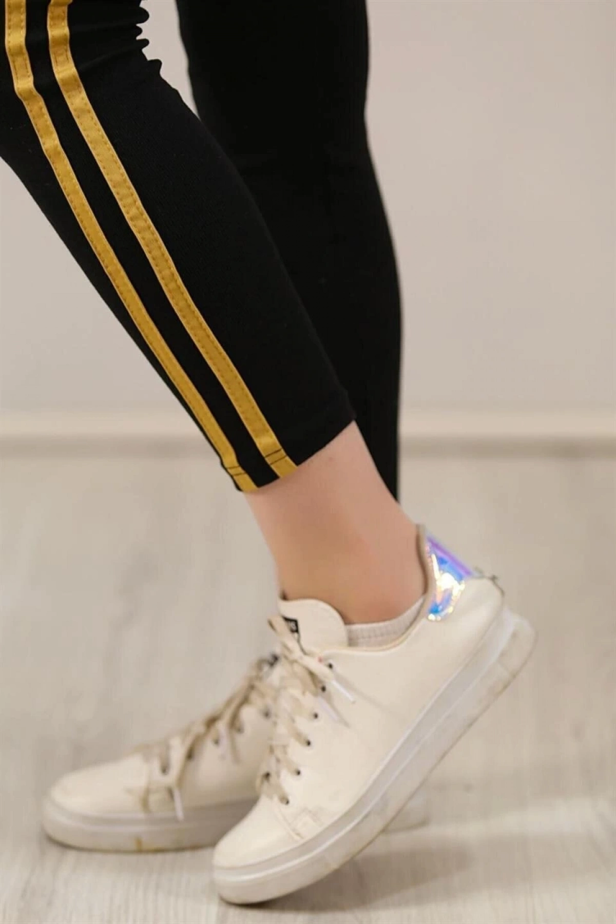 Kadın Yanı Sarı Şeritli Her Gardıropta Olması Gereken Tayt - Lacivert