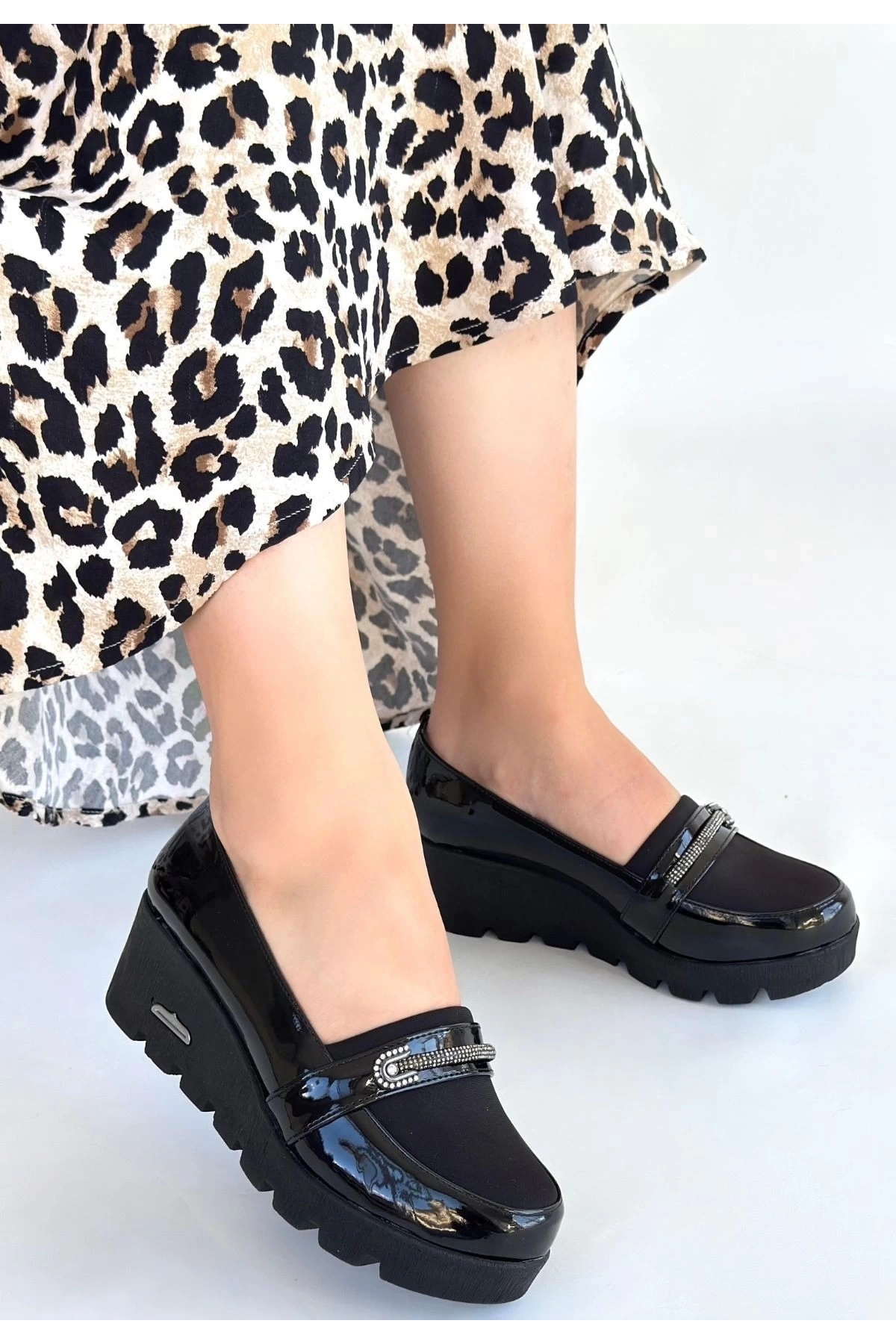 Kear Siyah Rugan Dolgu Topuk Ayakkabı