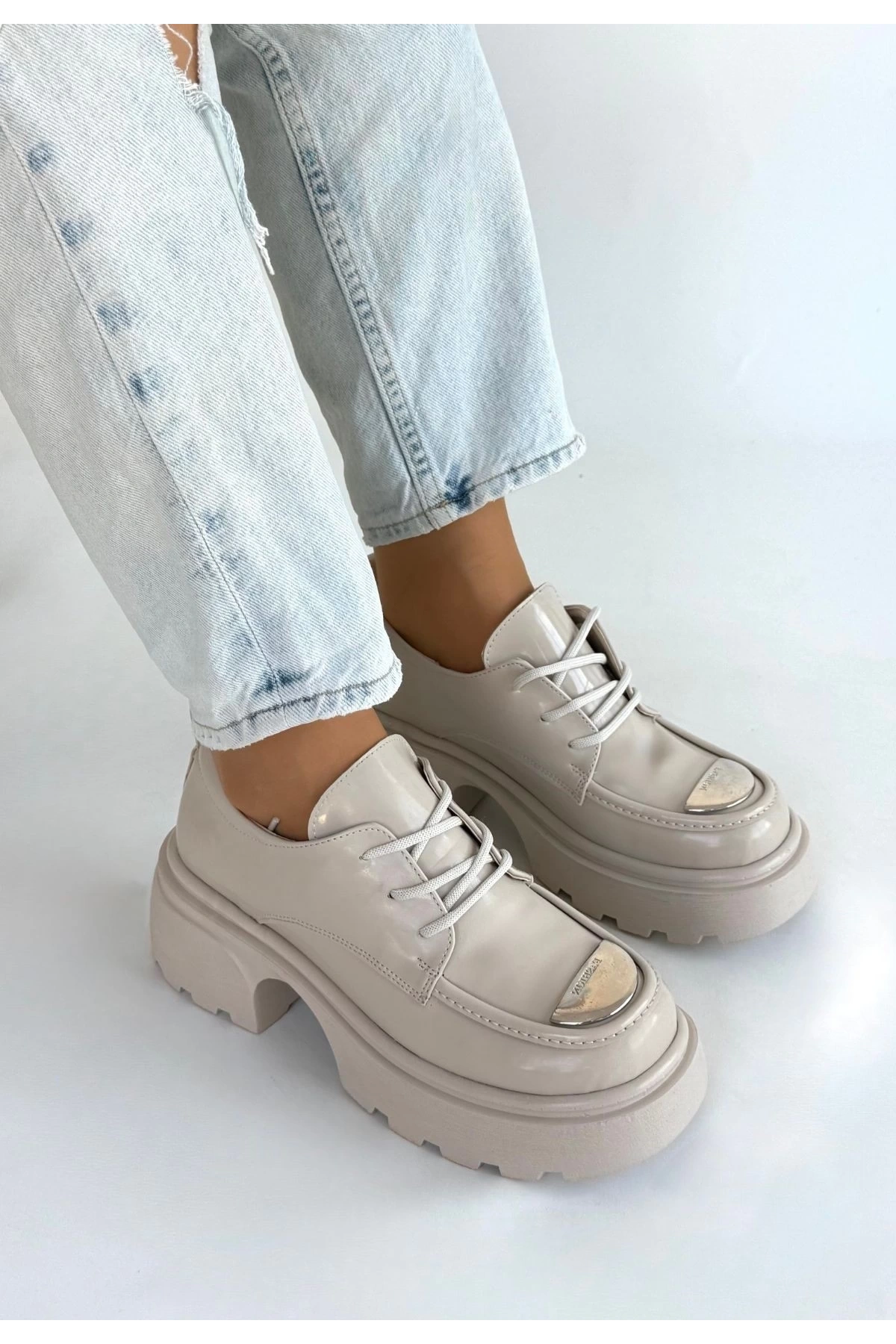 Kiya Bej Rugan Dolgu Topuk Oxford Ayakkabı