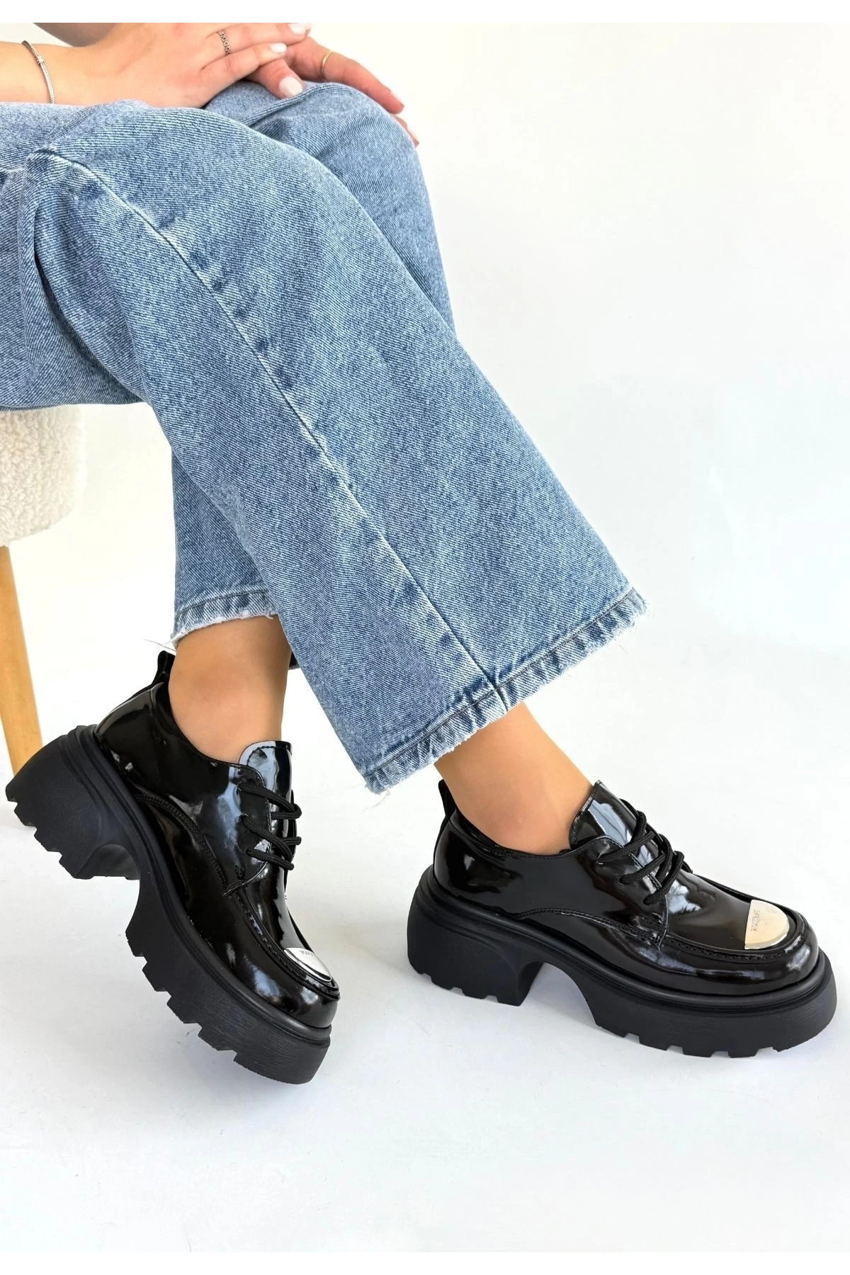 Kiya Siyah Rugan Dolgu Topuk Oxford Ayakkabı