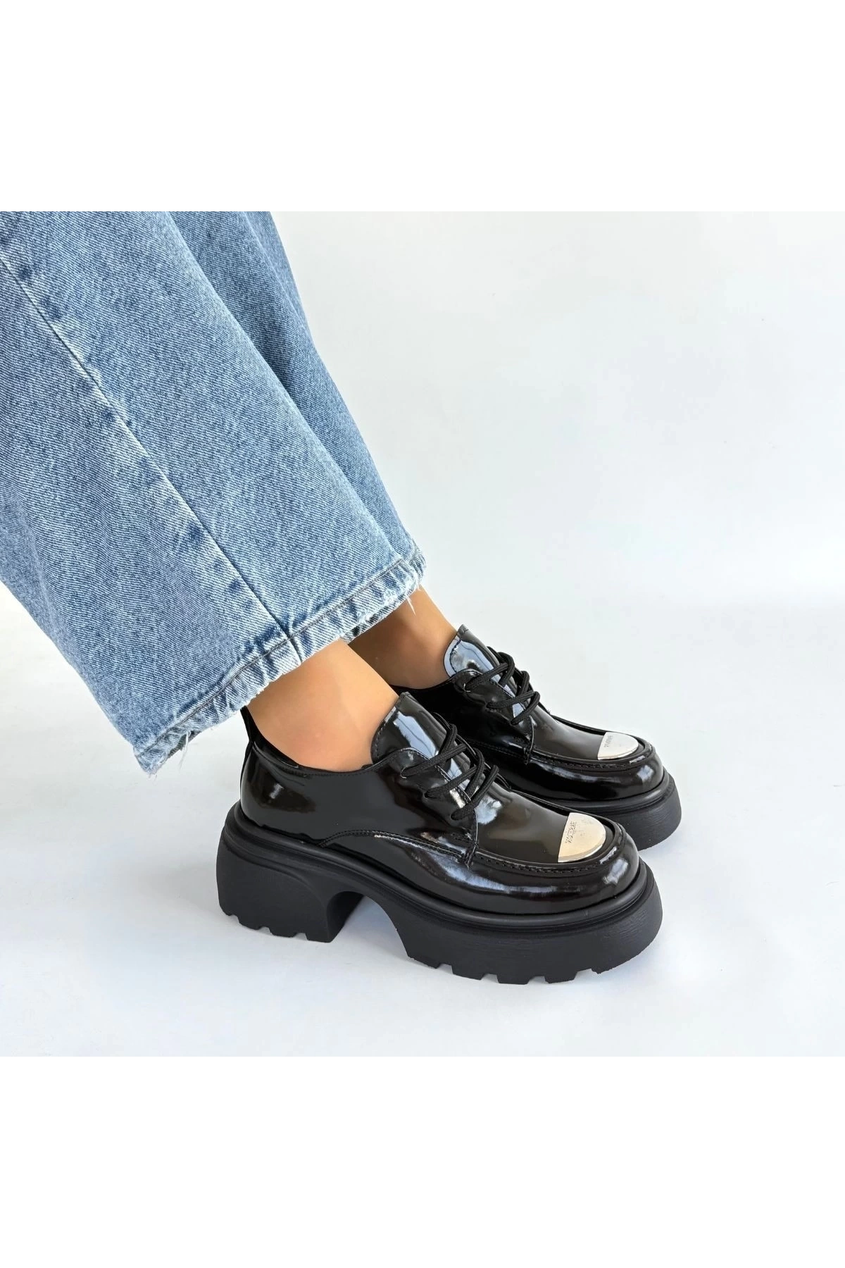 Kiya Siyah Rugan Dolgu Topuk Oxford Ayakkabı