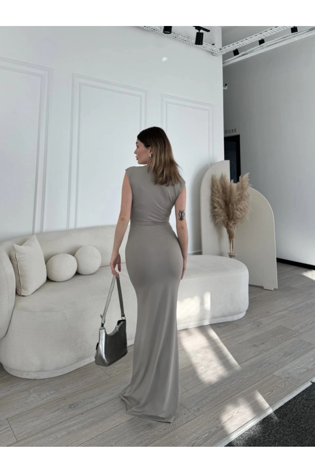 Kolsuz Uzun Likralı Elbise - Gri