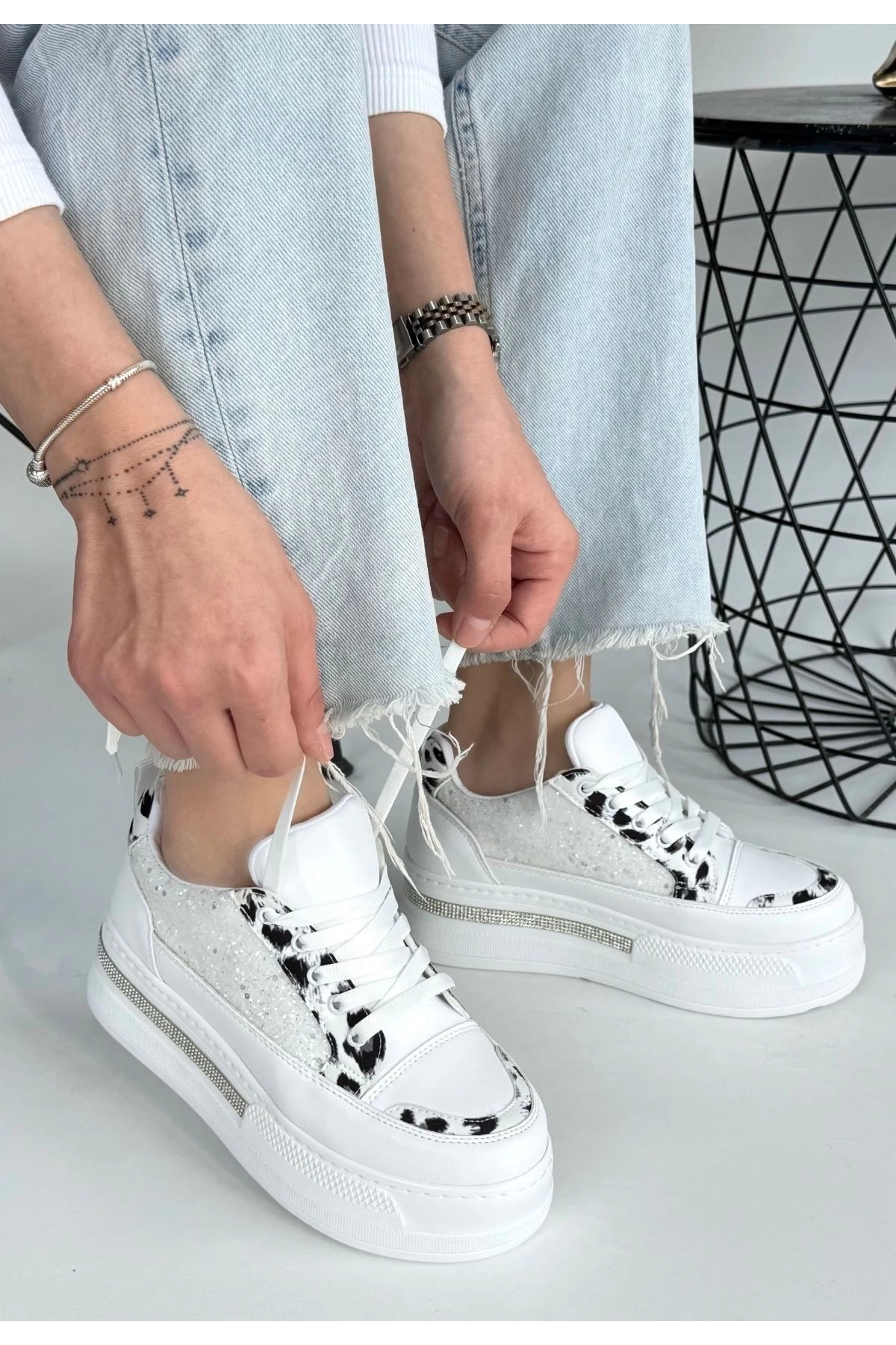 Lawin Beyaz Cilt Beyaz Simli Bağcıklı Spor Ayakkabı