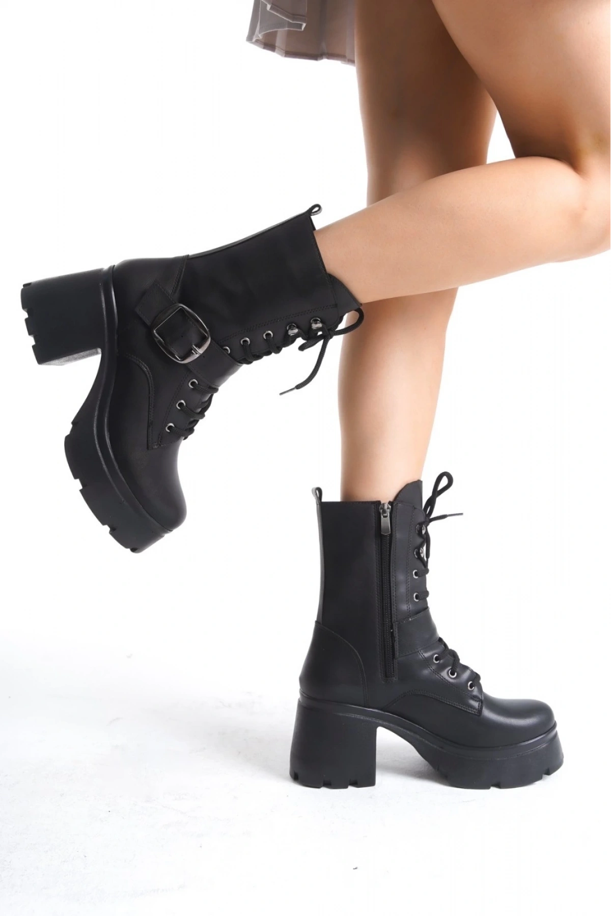 Linma Siyah Cilt Bağcıklı Topuklu Bot