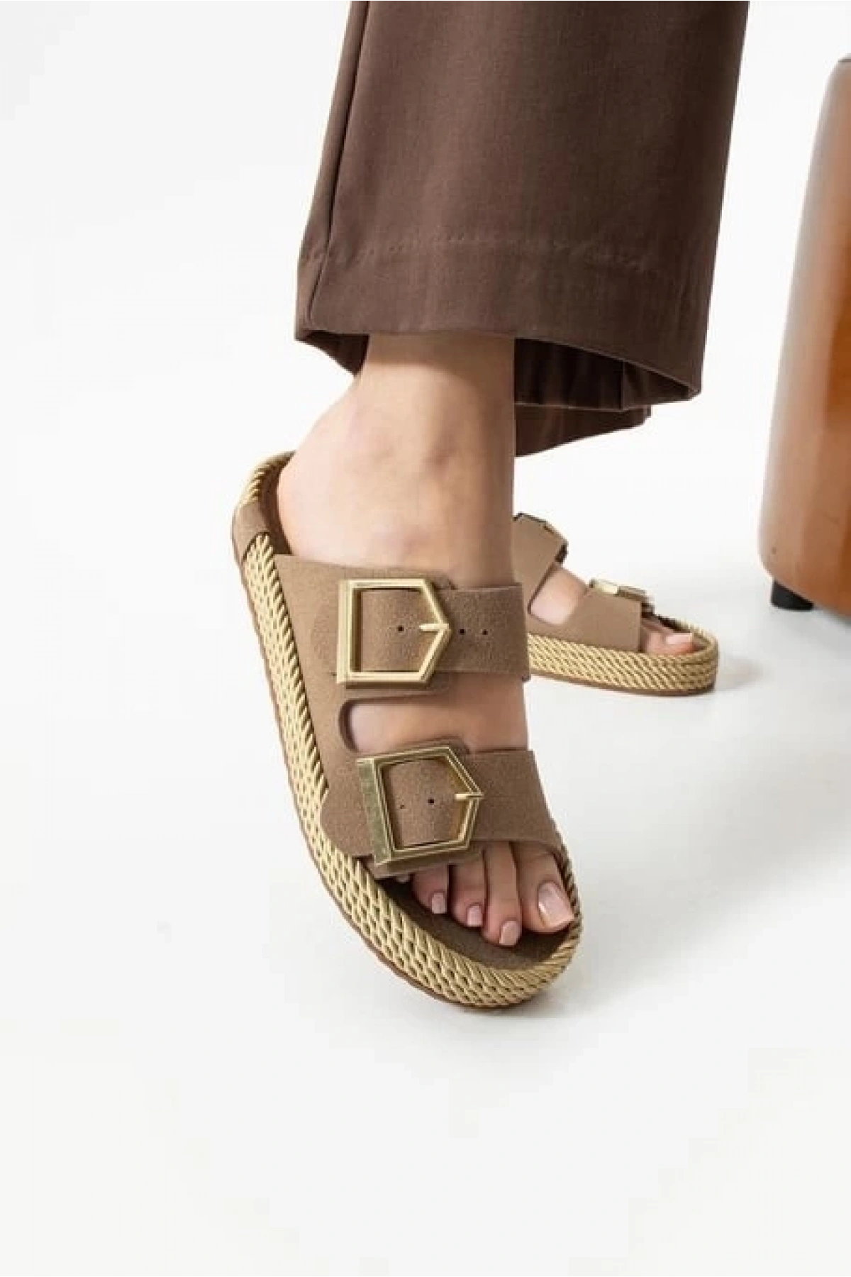 Loera Vizon Nubuk Çift Tokalı Terlik