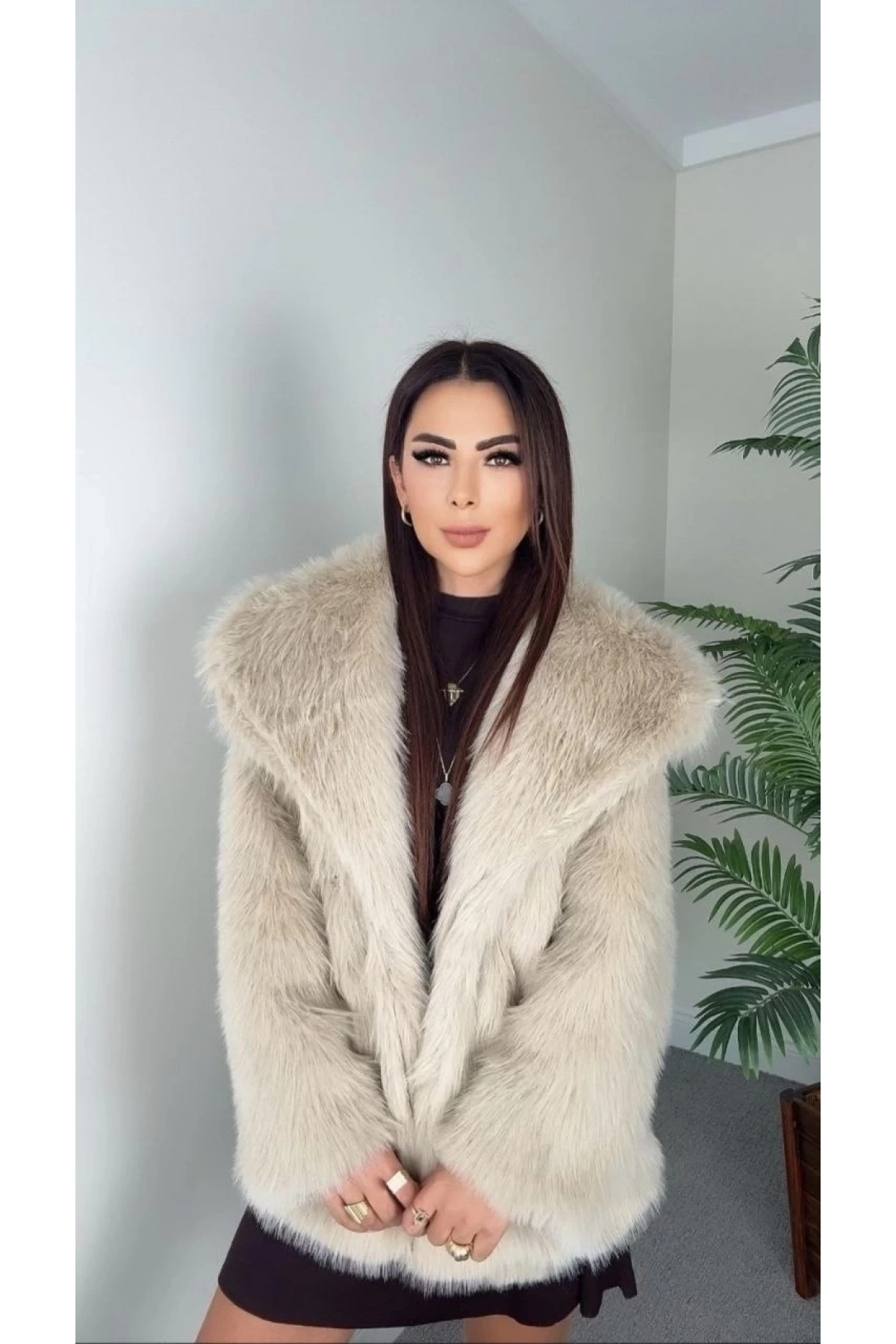 Önü çıtçıtlı loli kürk bej t4149