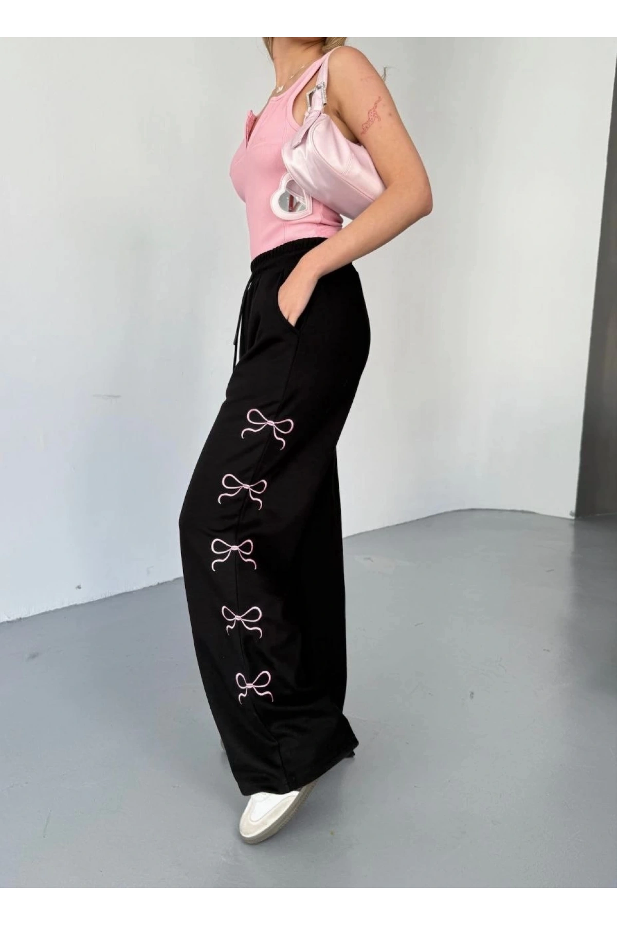 Osy Modal Yumuşak Dokulu Kumaş Nakış işlemeli Rahat Bol Paça Eşofman Pantalon - Siyah