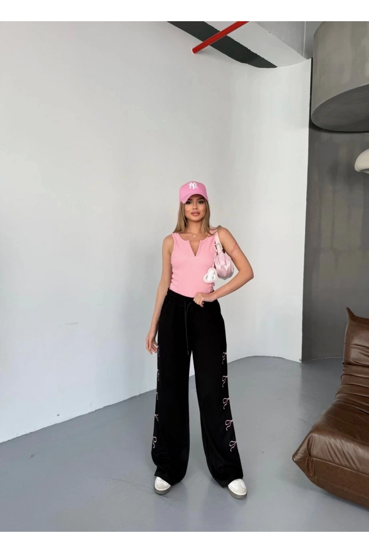 Osy Modal Yumuşak Dokulu Kumaş Nakış işlemeli Rahat Bol Paça Eşofman Pantalon - Siyah