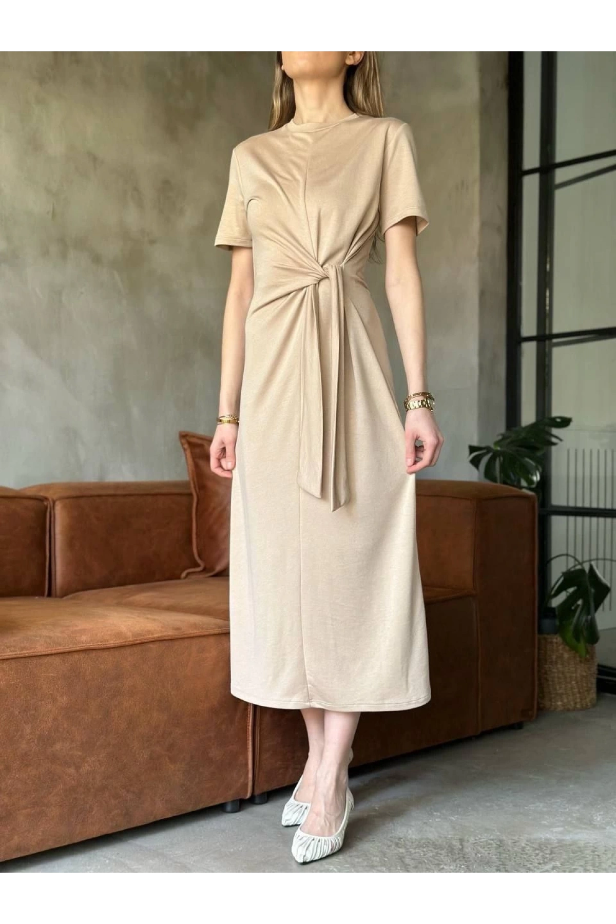 Osy Modal Yumuşak Dokulu Kumaş Yandan Bağlamalı Elbise - Bej