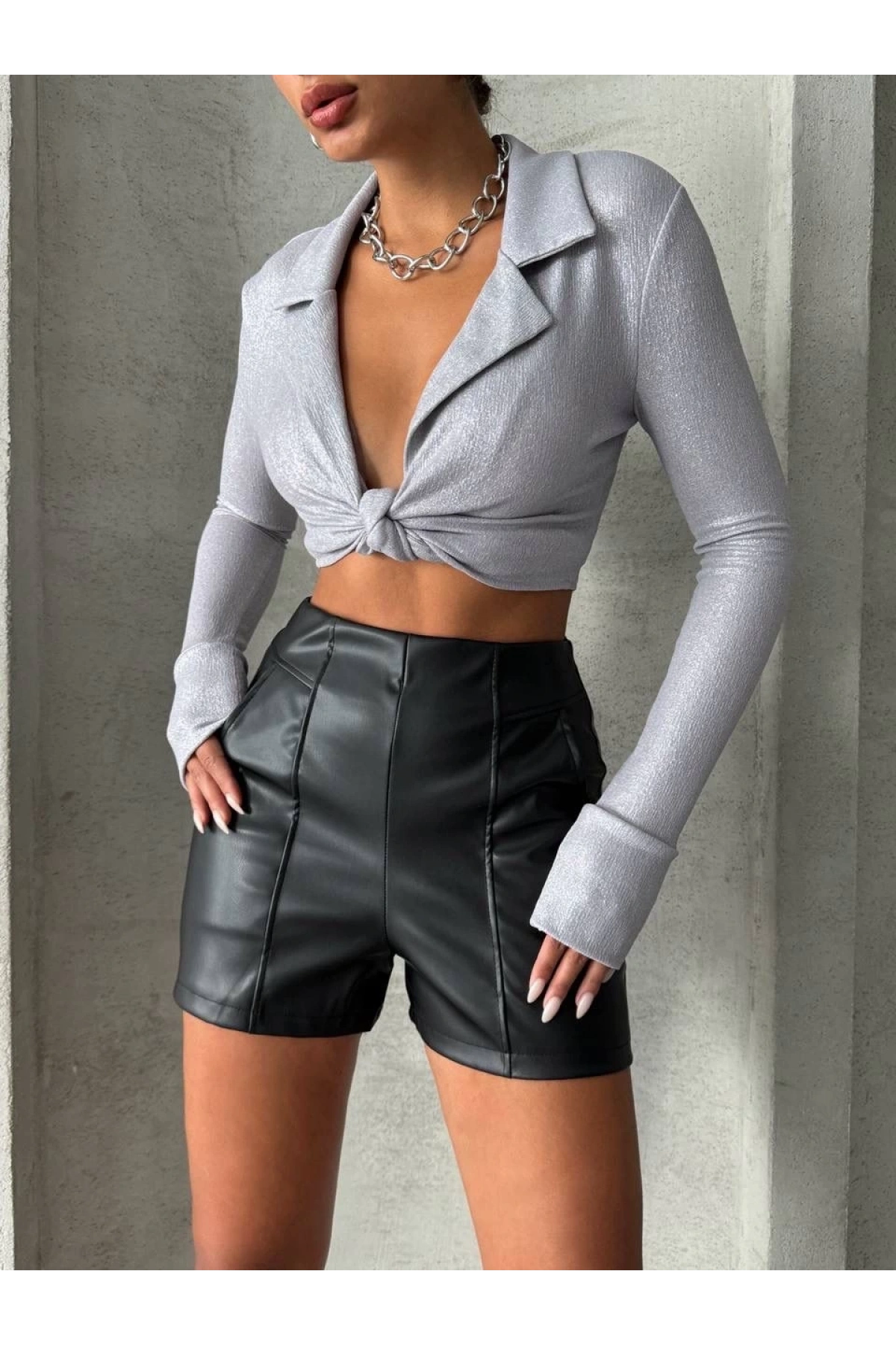 Parçalı cepli deri şort siyah w26312