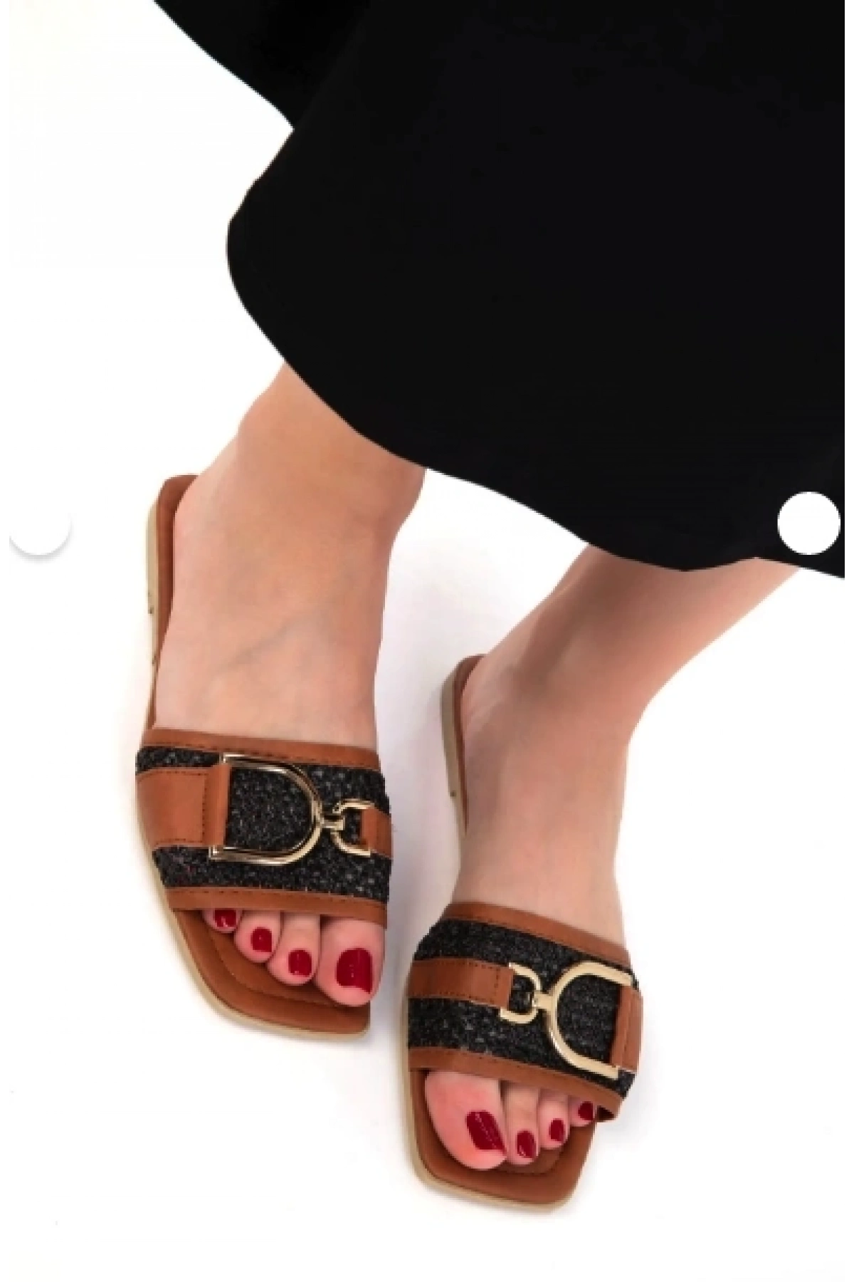 Pıer Siyah Cilt Terlik