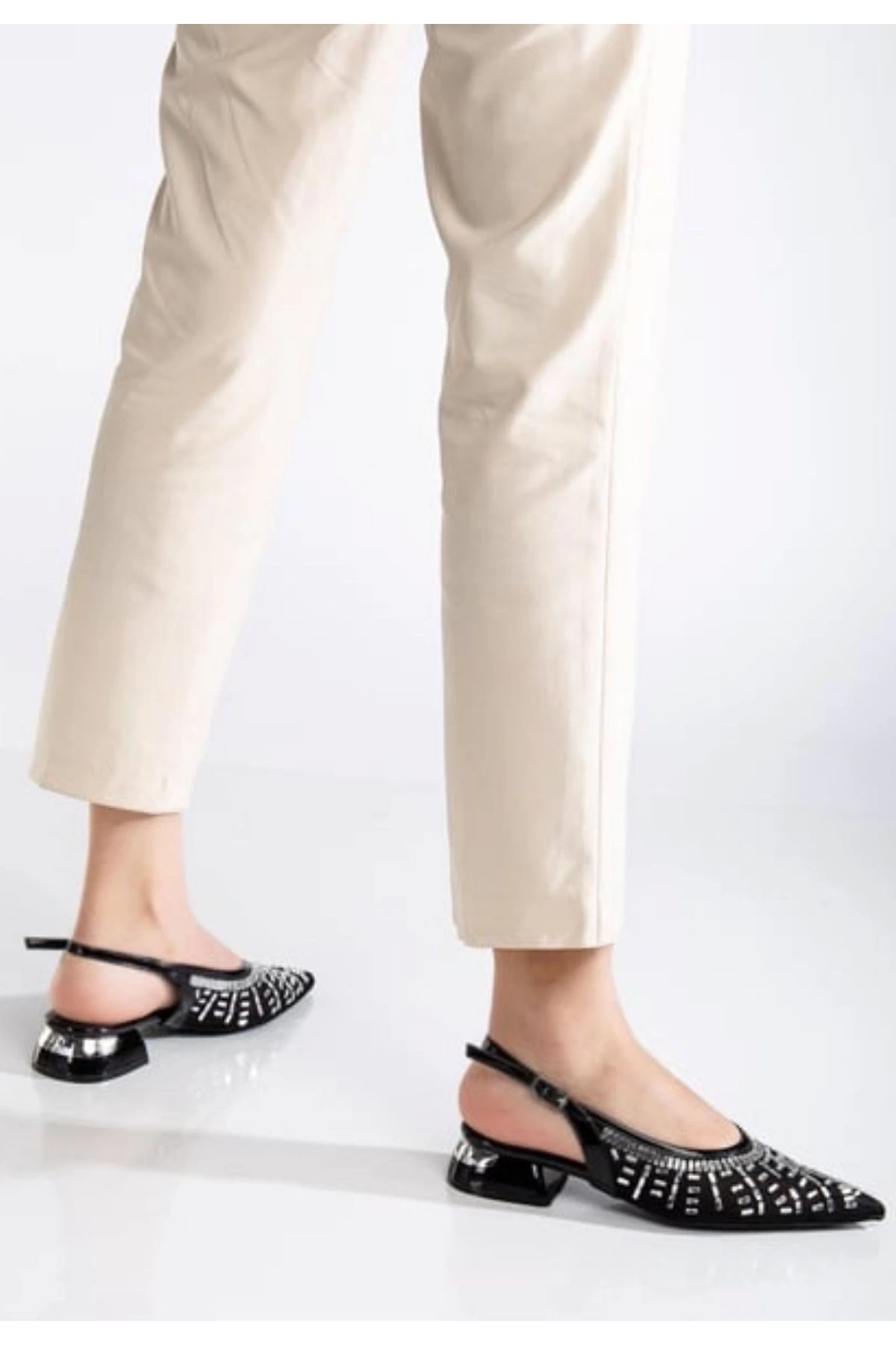Piyar Siyah Taşlı Topuklu Ayakkabı