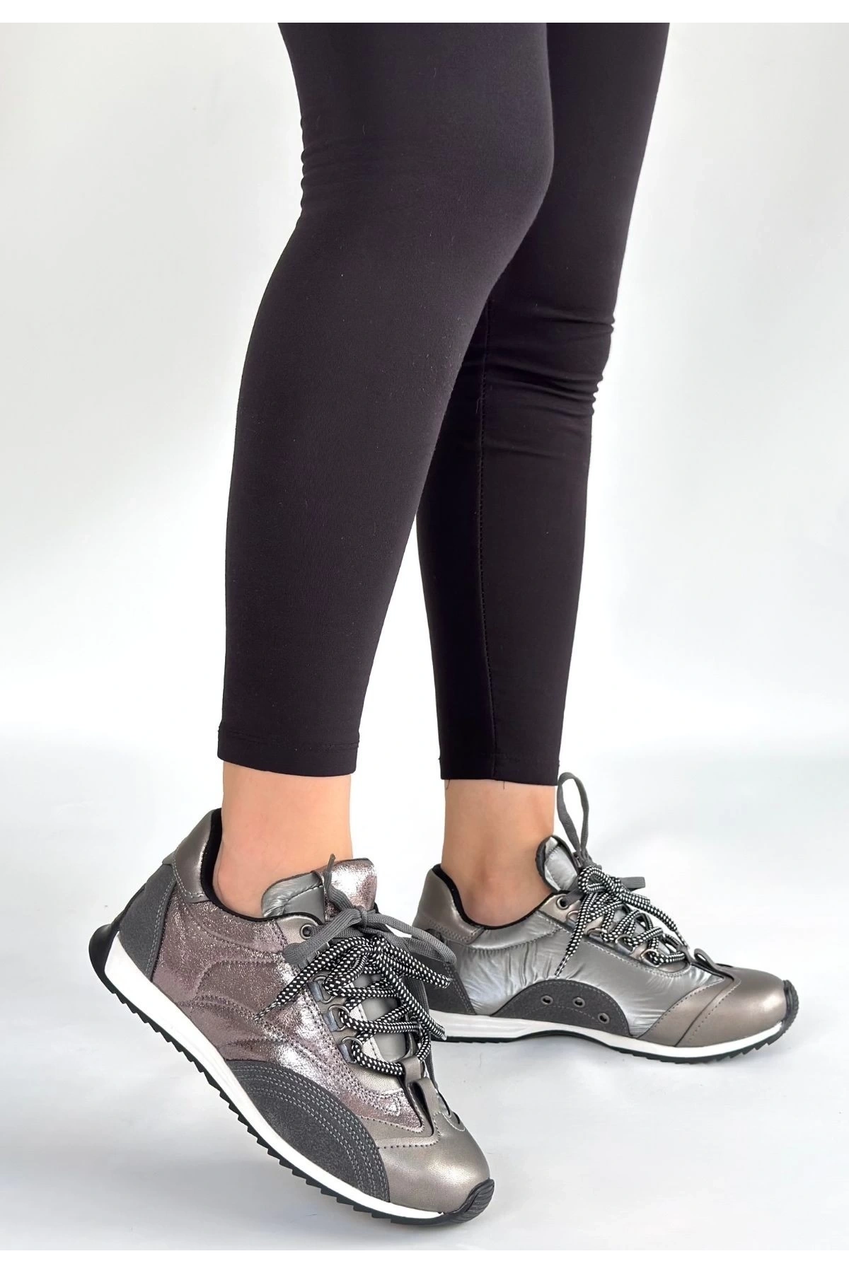 Ranu Platin Cilt Paraşüt Detaylı Bağcıklı Spor Ayakkabı