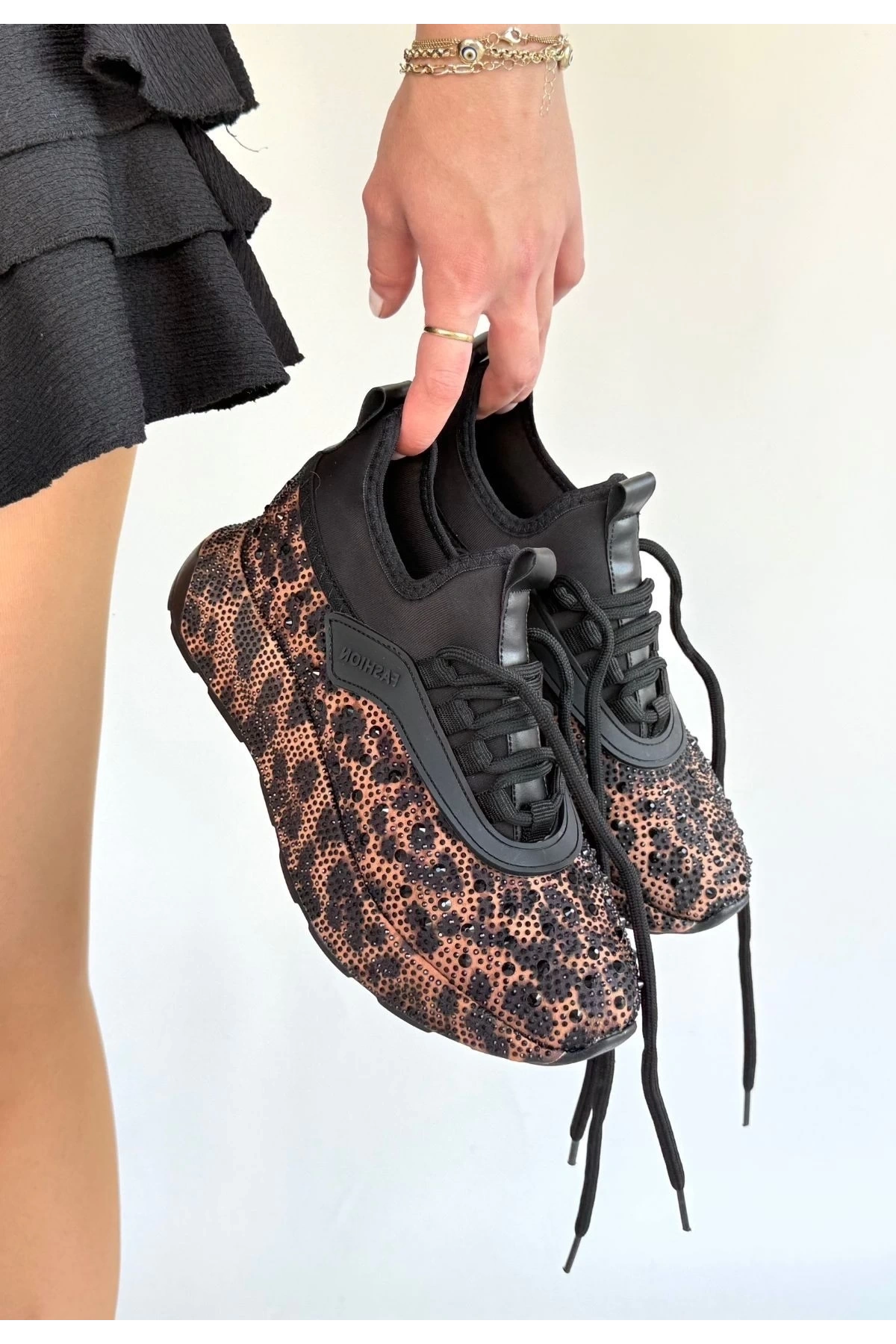 Rimay Kahverengi Cilt Boncuk İşlemeli Spor Ayakkabı