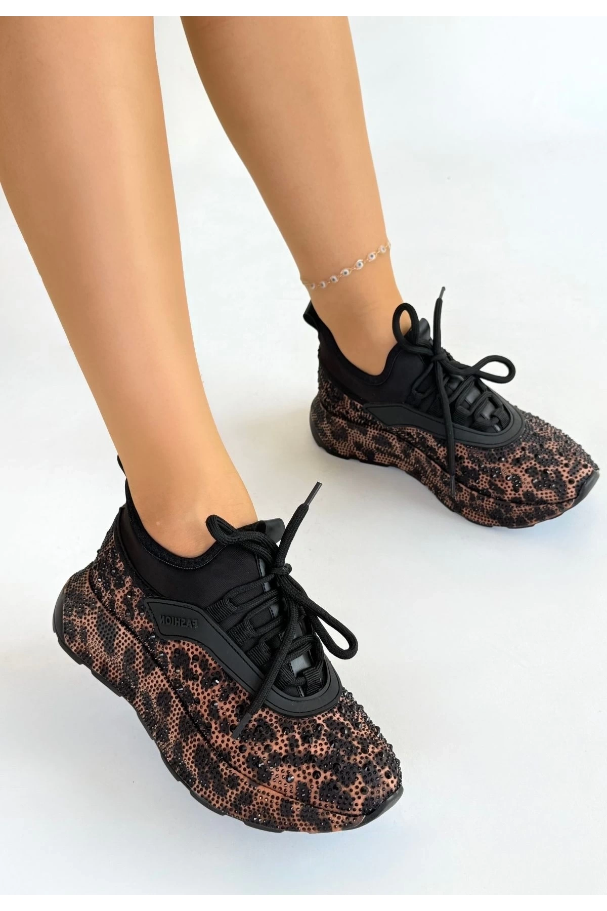 Rimay Kahverengi Cilt Boncuk İşlemeli Spor Ayakkabı